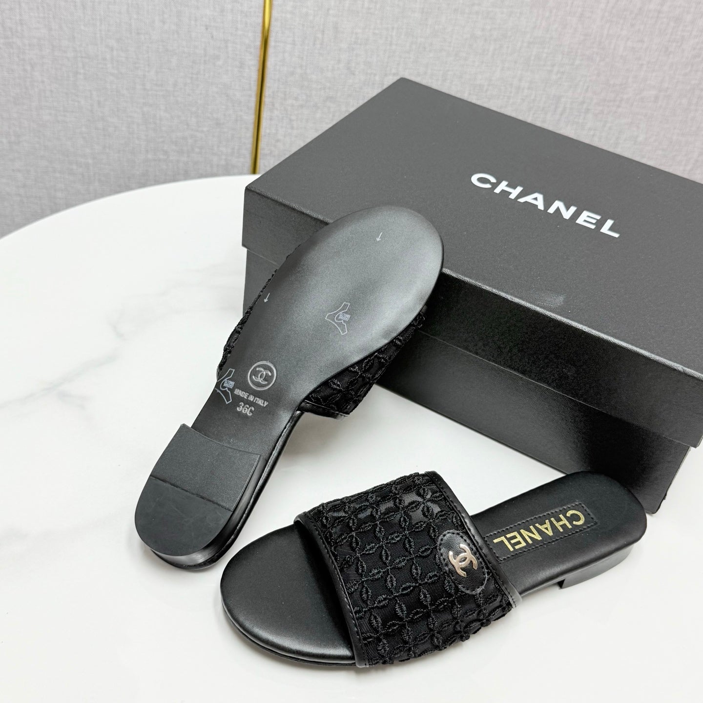 CC 25 Flat Mule Sandals Black Mesh And Sheepskin 368806