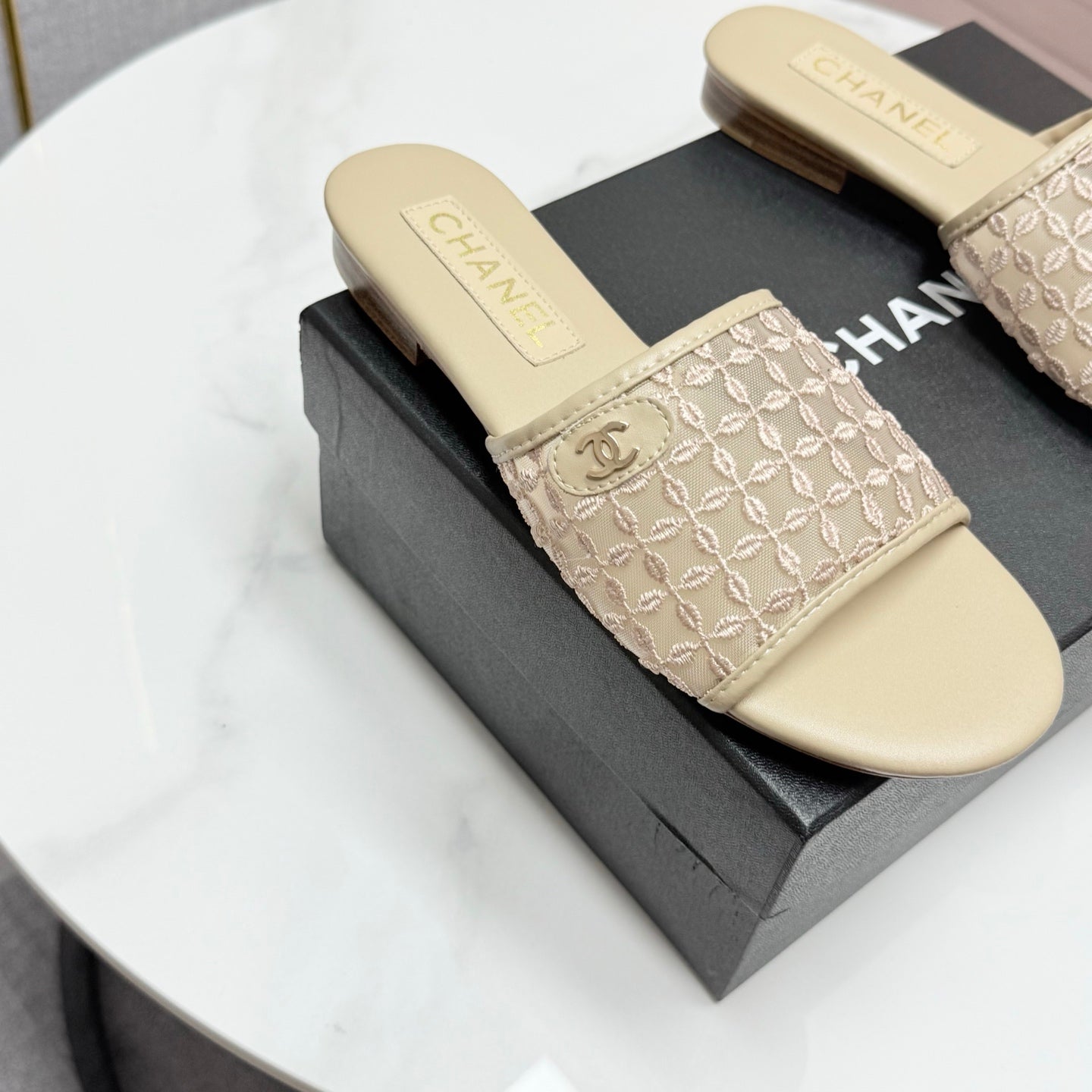 CC 25 Flat Mule Sandals Beige Mesh And Sheepskin 368807