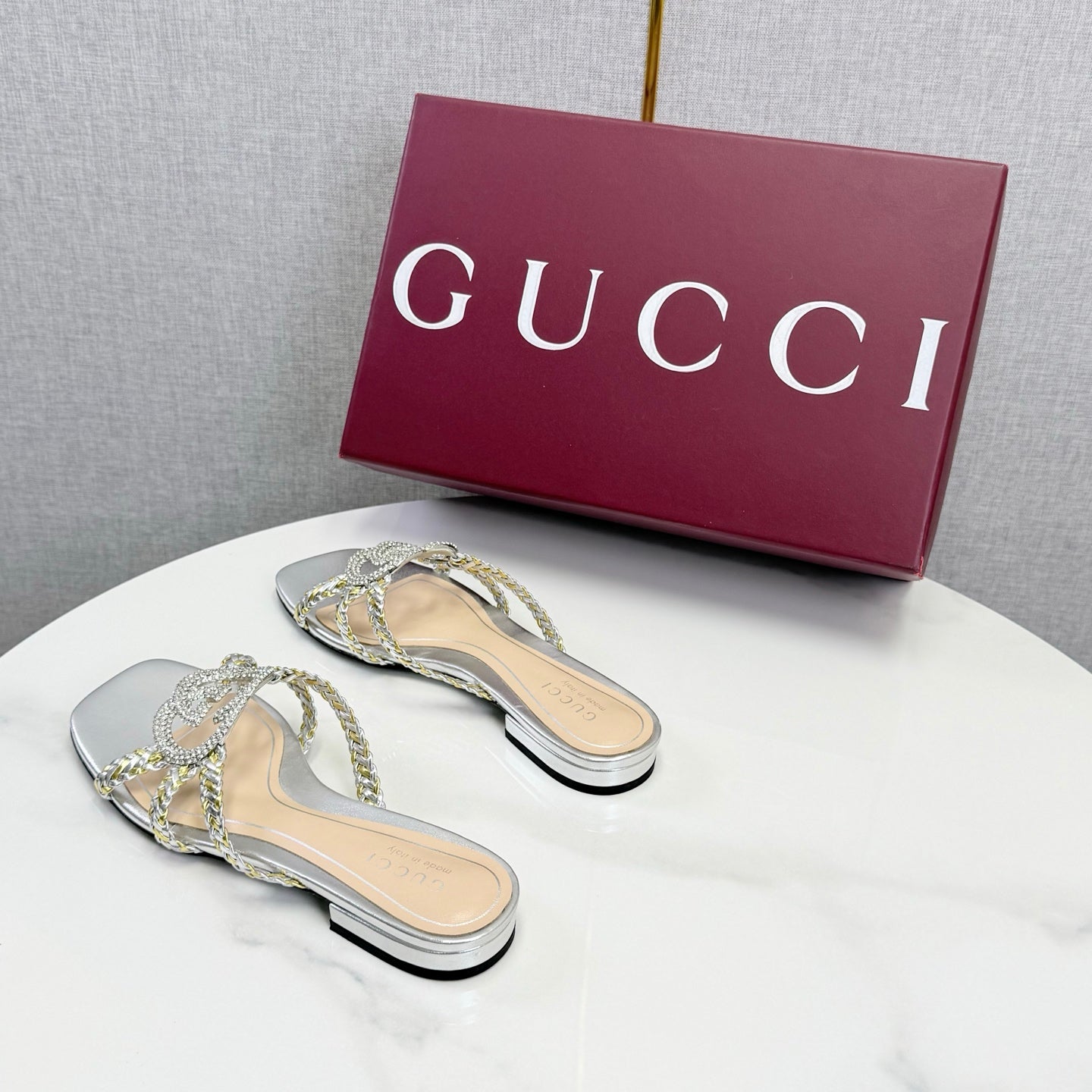 GG 26s Slippers With Crystal Interlocking G Sliver Leather 639930