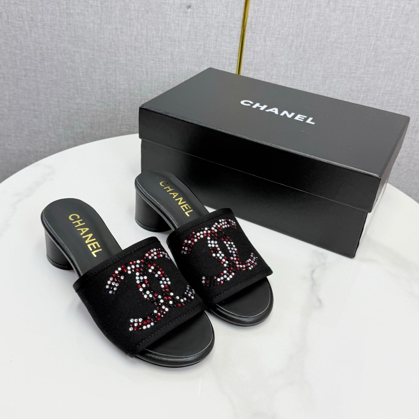 CC 26SS Sandals Black Canvas Sheepskin 639894