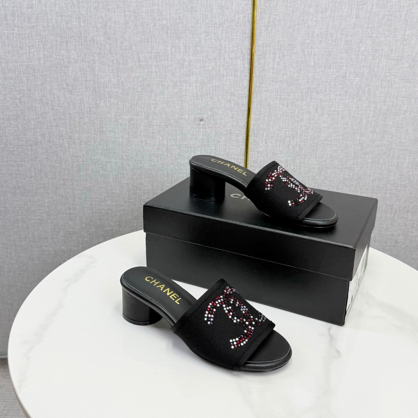 CC 26SS Sandals Black Canvas Sheepskin 639894