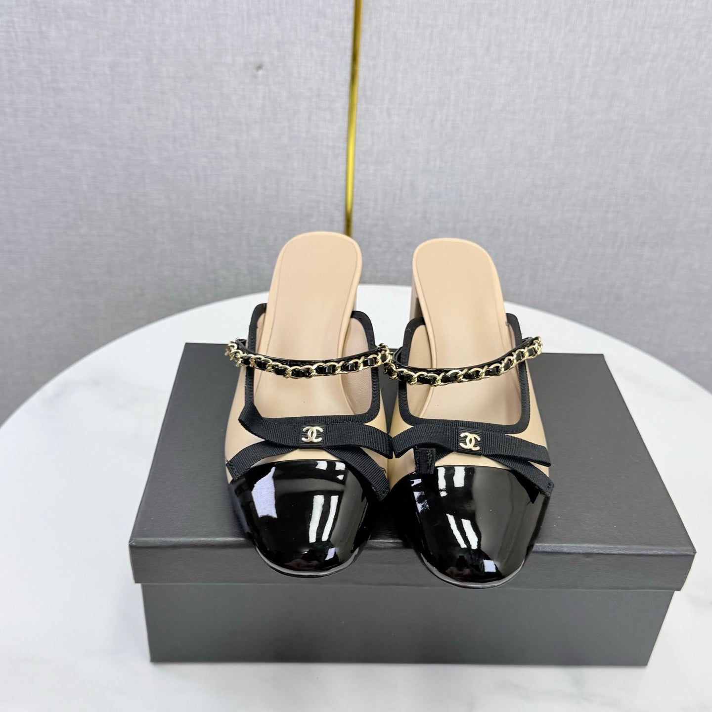 CC 26s High Heel Mules 4.5cm Beige Black Lambskin Patent Leather