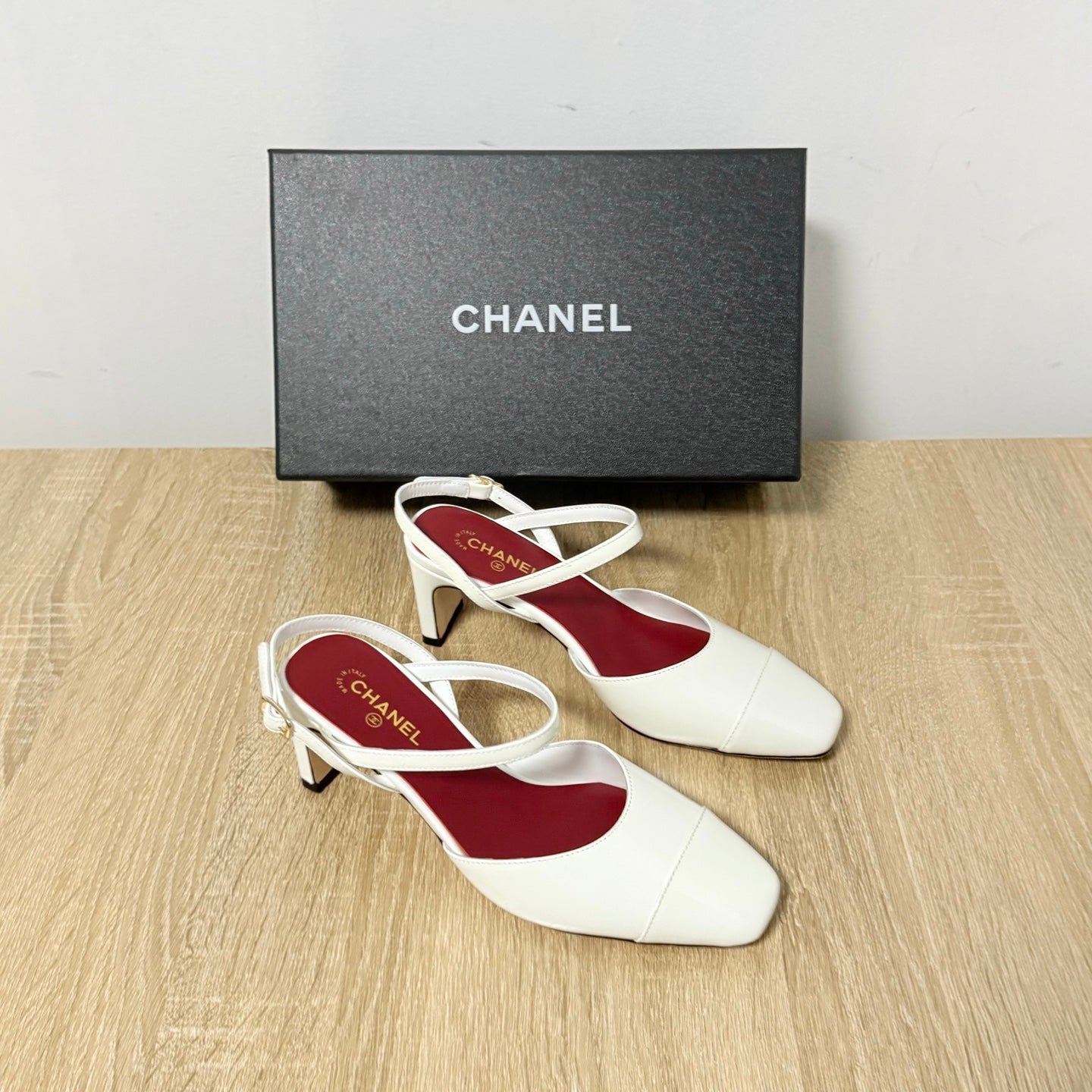 CC Métiers d’art 2026 Slingbacks 6.5cm White Patent Calfskin 865639