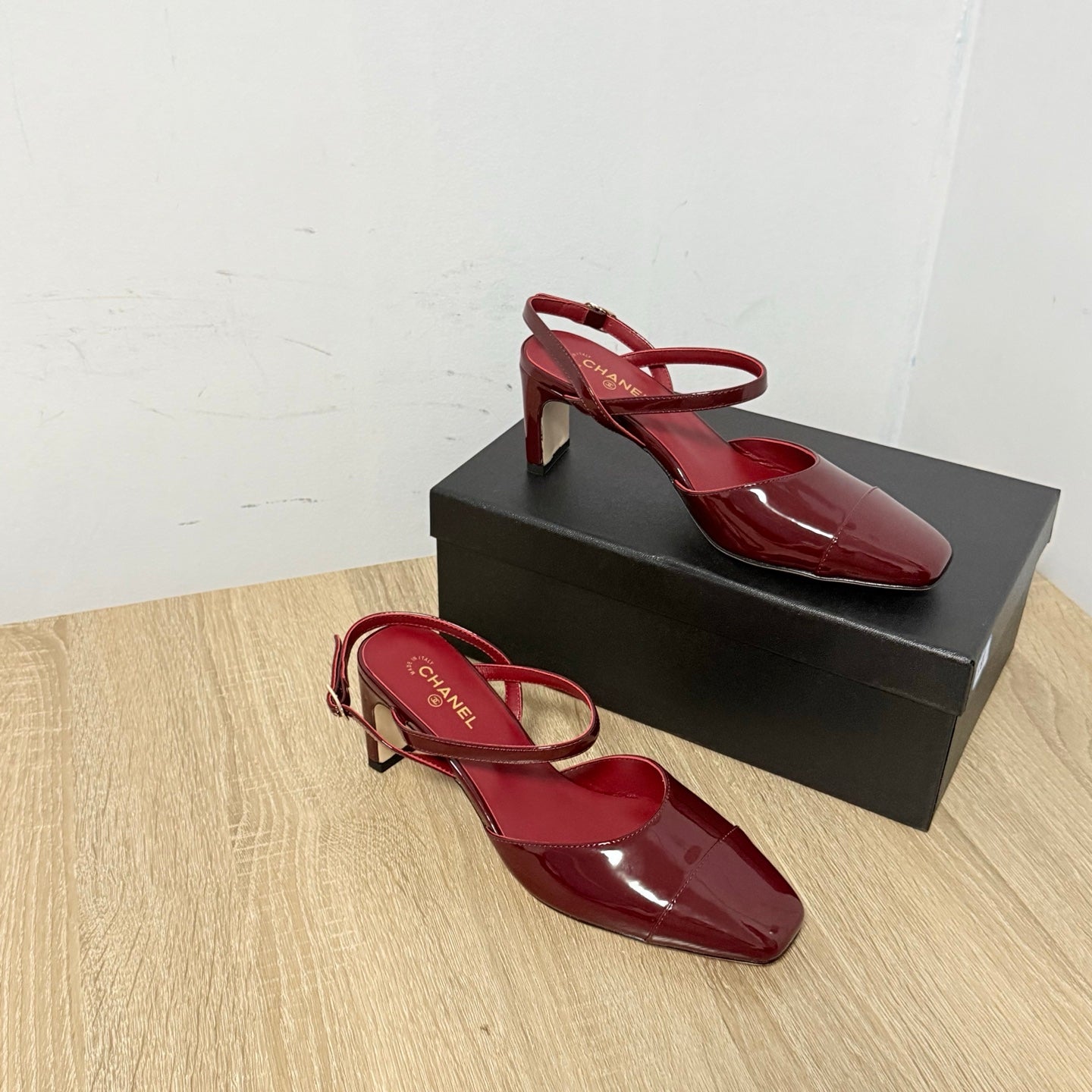 CC Métiers d’art 2026 Slingbacks 6.5cm Burgundy Patent Calfskin 865641