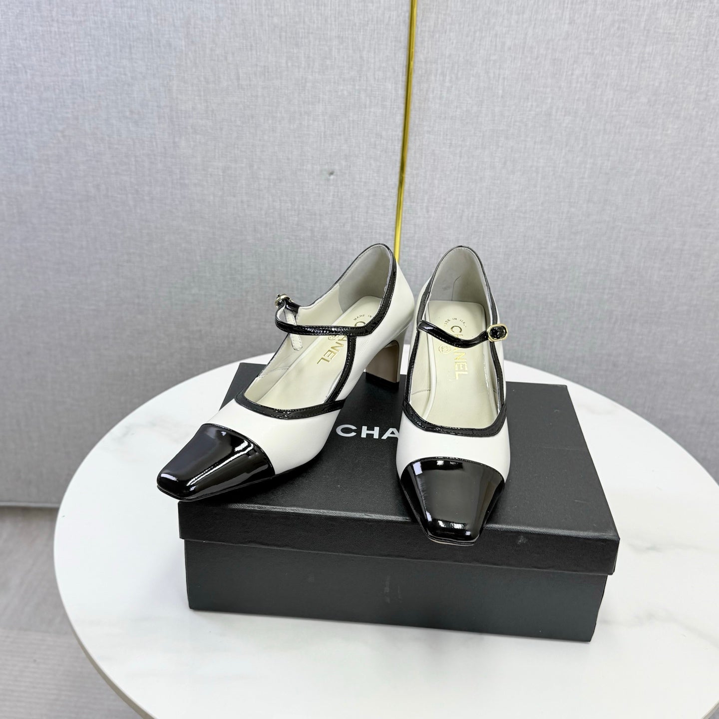 CC 26s Slingback Black White Sheepskin 904477