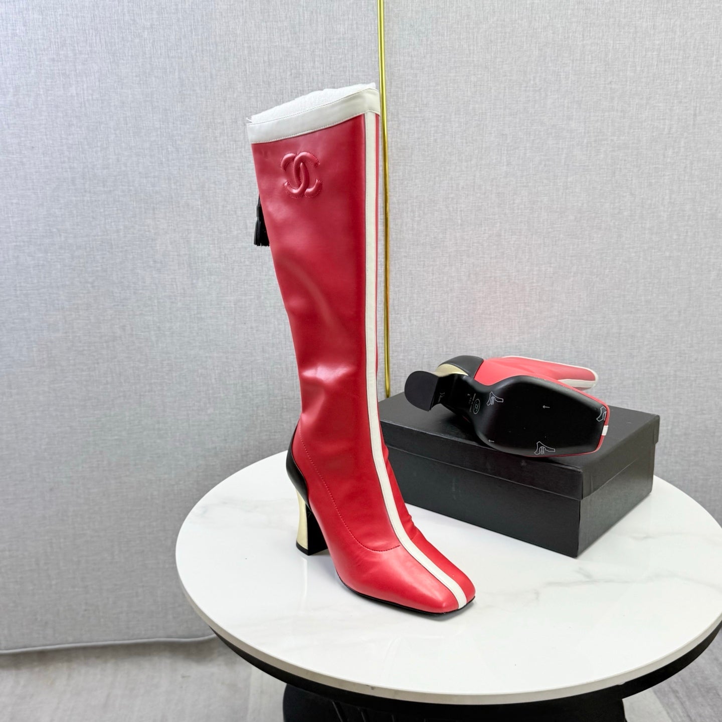 CC 26s Knee-High Boots Red White Sheepskin 904485
