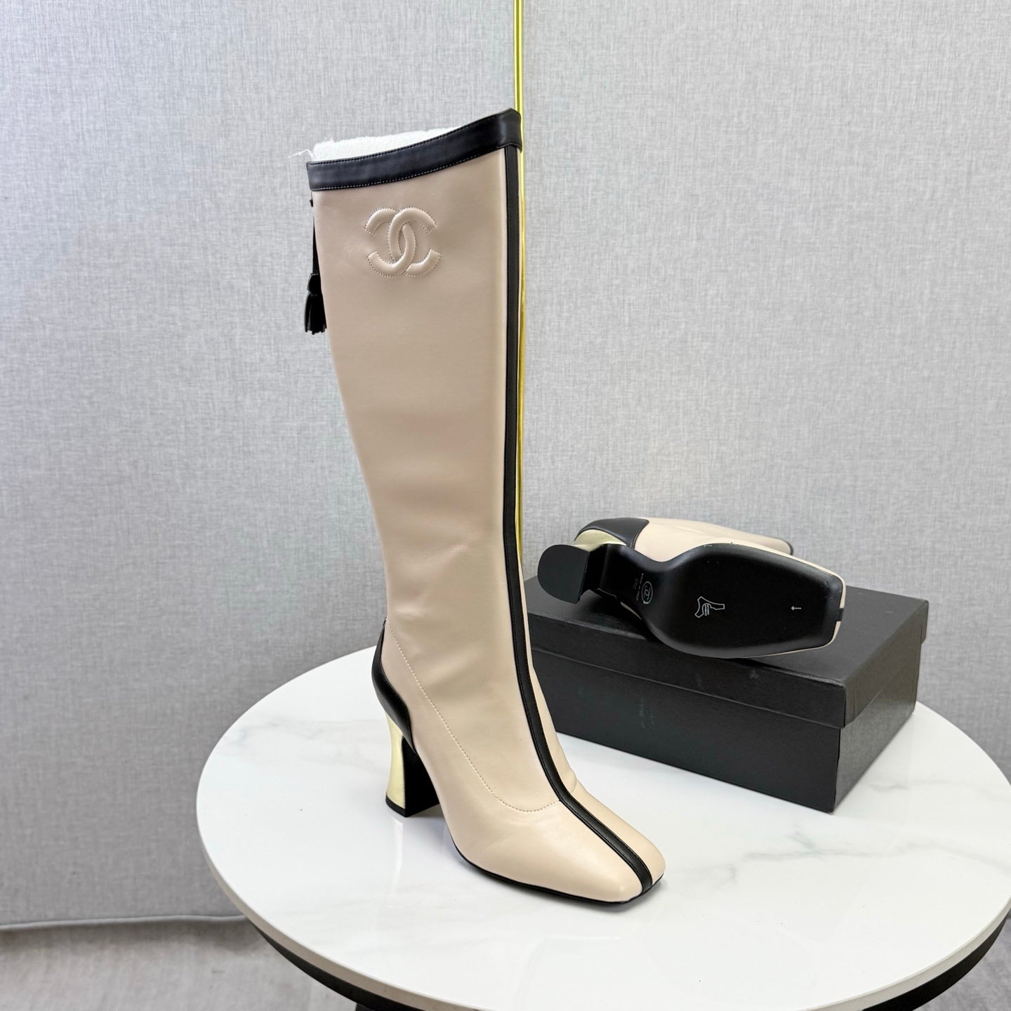 CC 26s Knee-High Boots Black Beige Sheepskin 904486