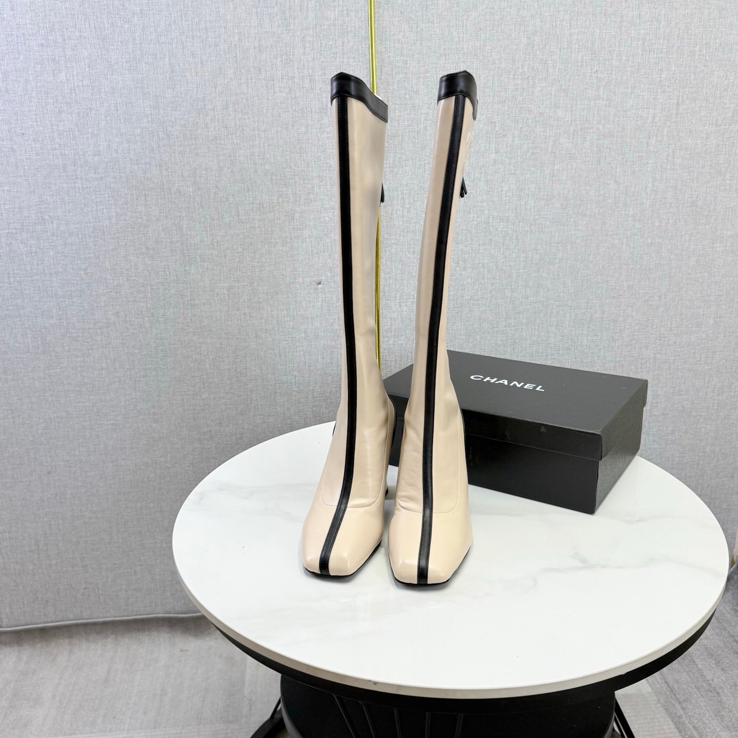 CC 26s Knee-High Boots Black Beige Sheepskin 904486