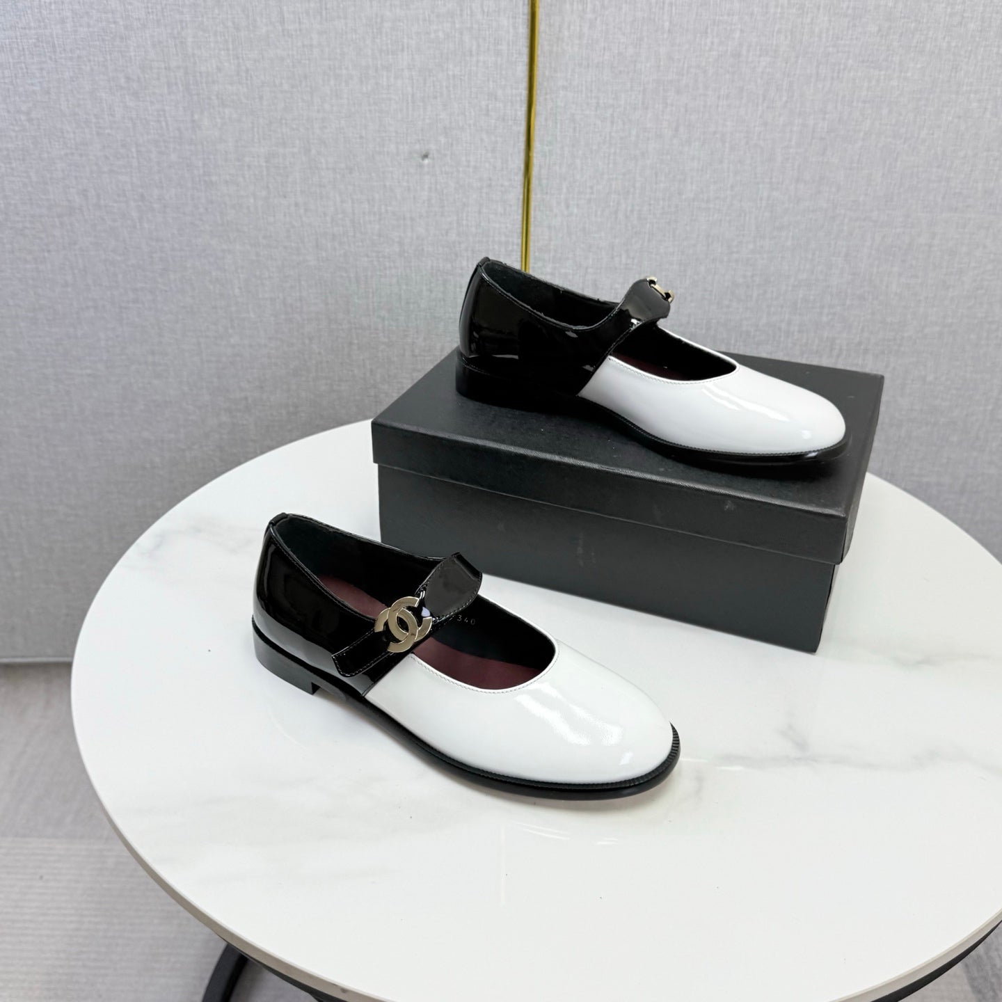 CC 26s Mary Jane Flats Black White Patent Leather 904498