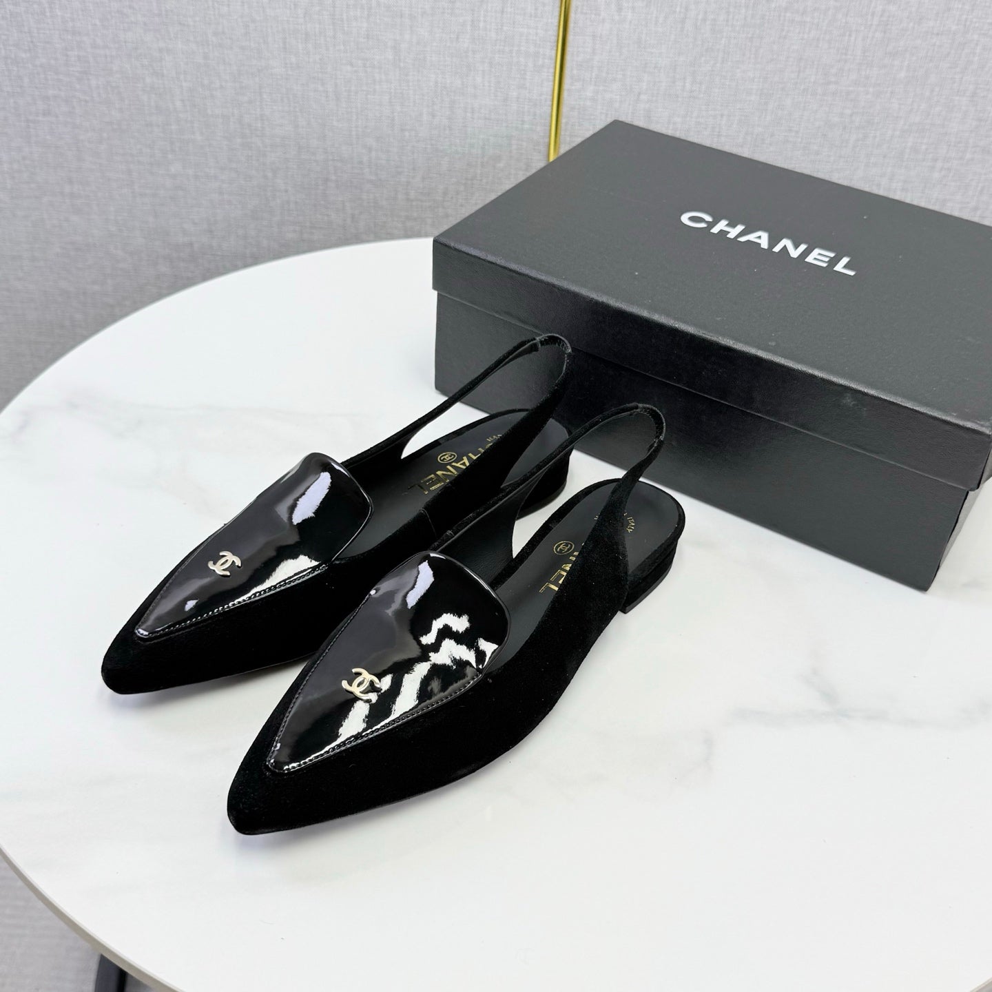 CC 26s Pointed Slingback Flat Black Patent Leather 972778