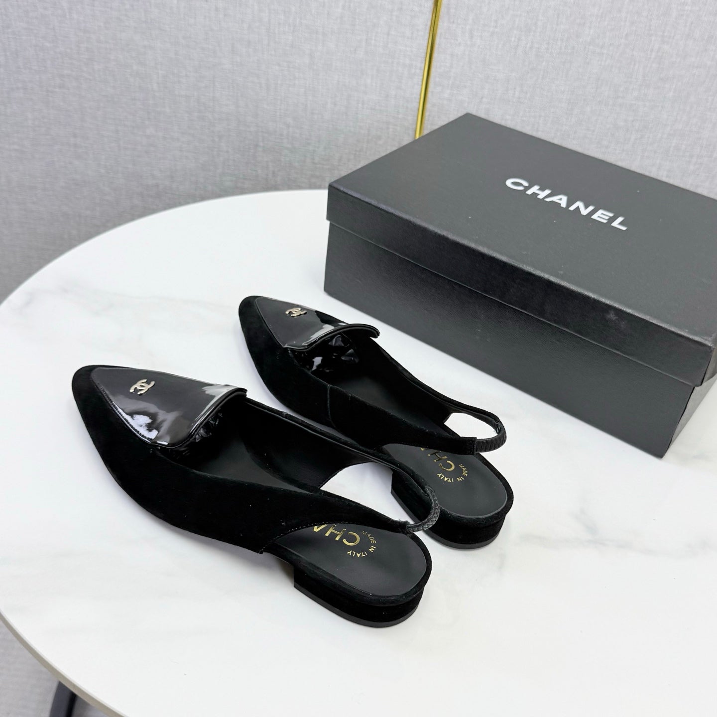 CC 26s Pointed Slingback Flat Black Patent Leather 972778