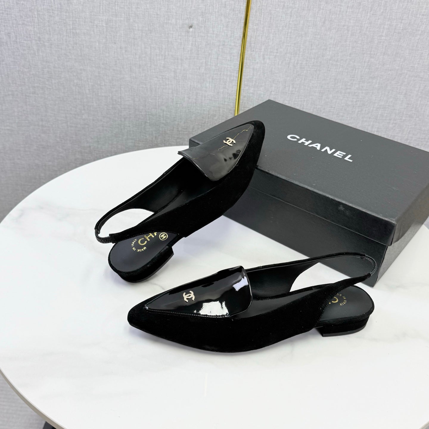 CC 26s Pointed Slingback Flat Black Patent Leather 972778