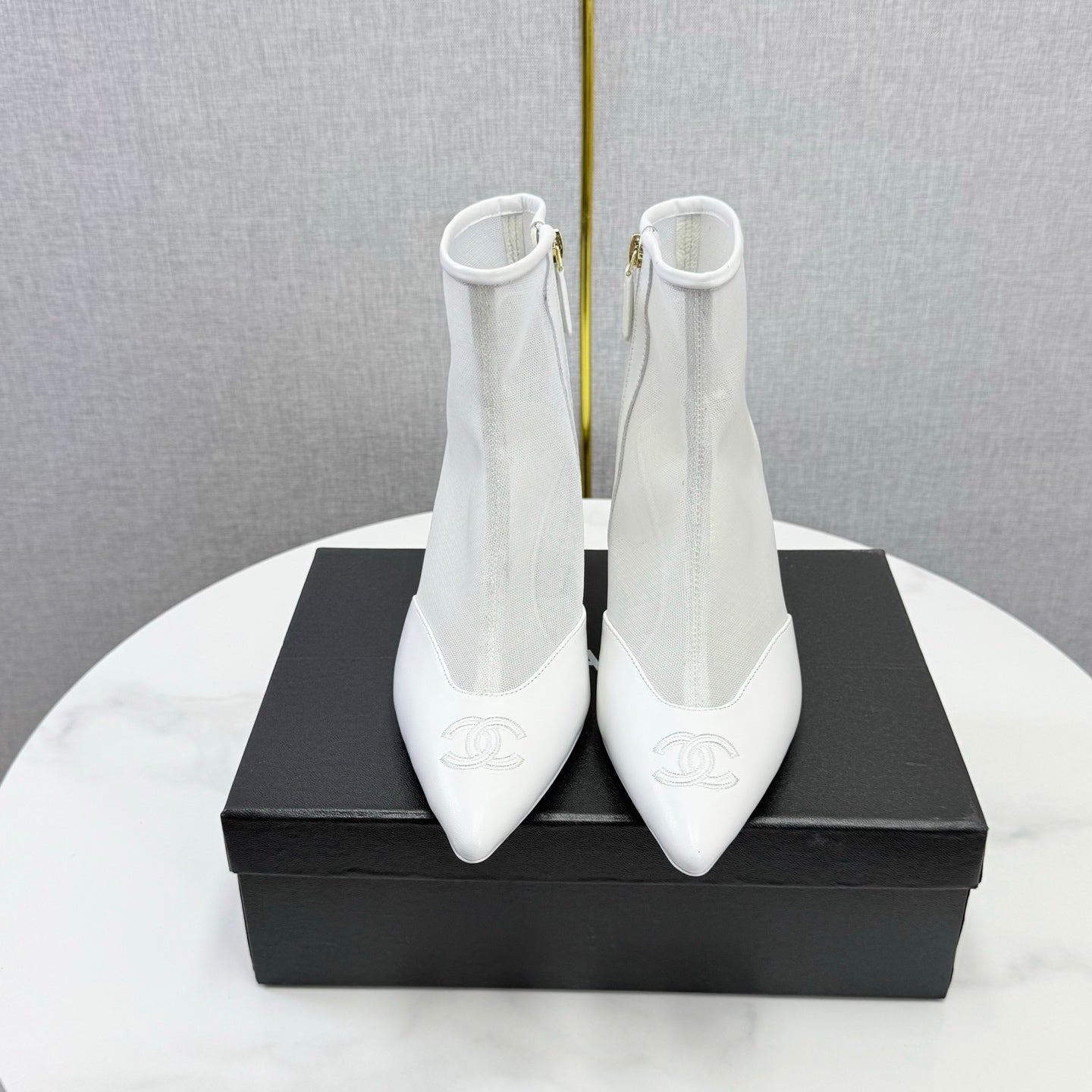 CC 26s Pointed-Toe Stiletto Ankle Boots White Sheepskin Mesh 972788