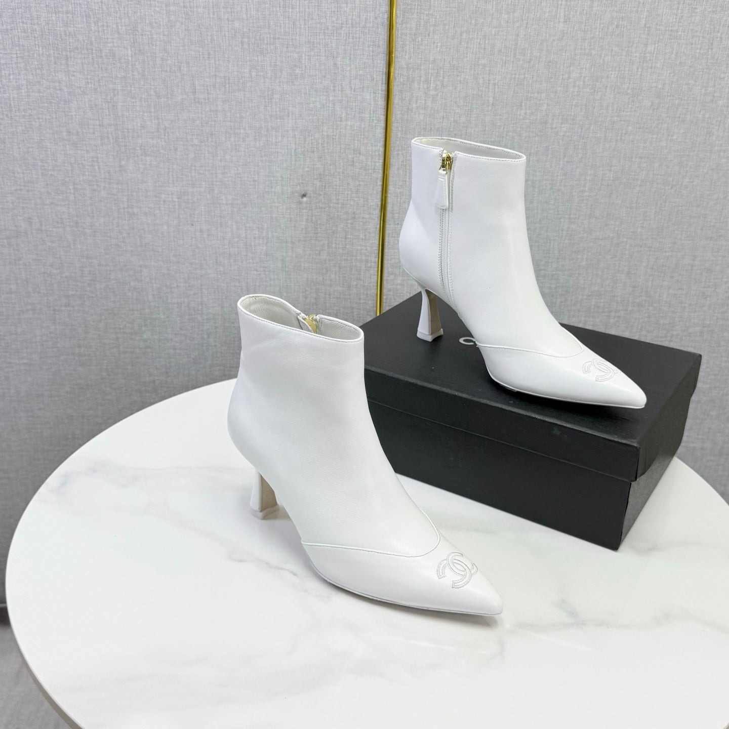 CC 26s Pointed-Toe Stiletto Ankle Boots White Cowhide 972795