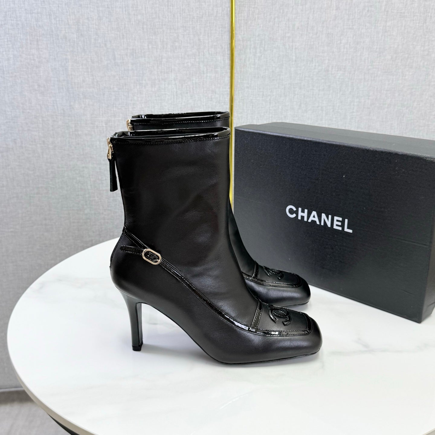 CC 26s Silhouette Ankle Boots Black Sheepskin 972811