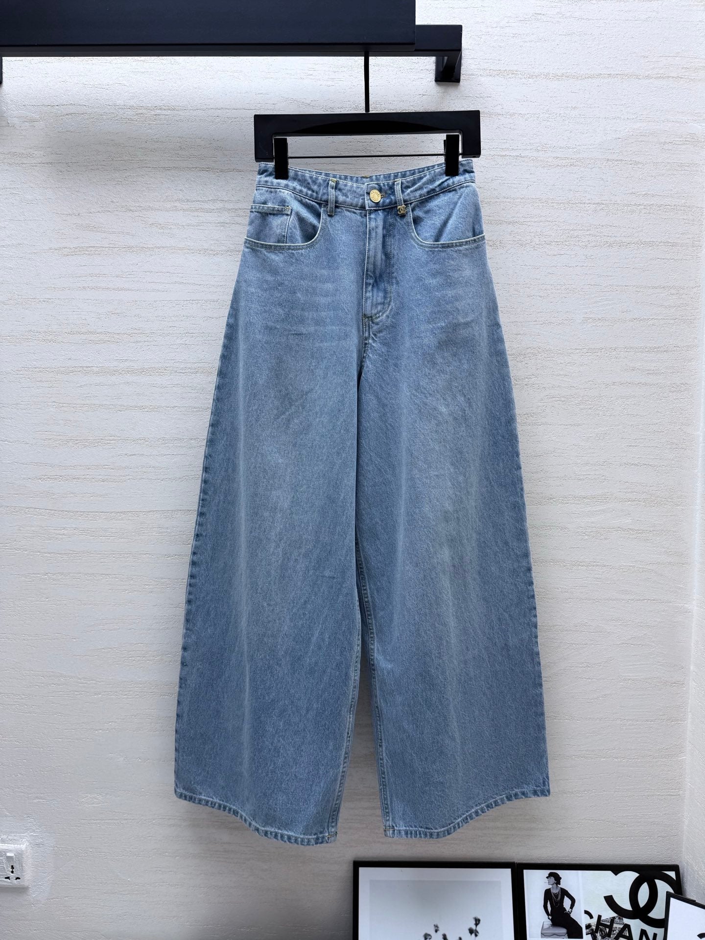 CC 26s High-Waisted Wide-Leg Jeans 423792