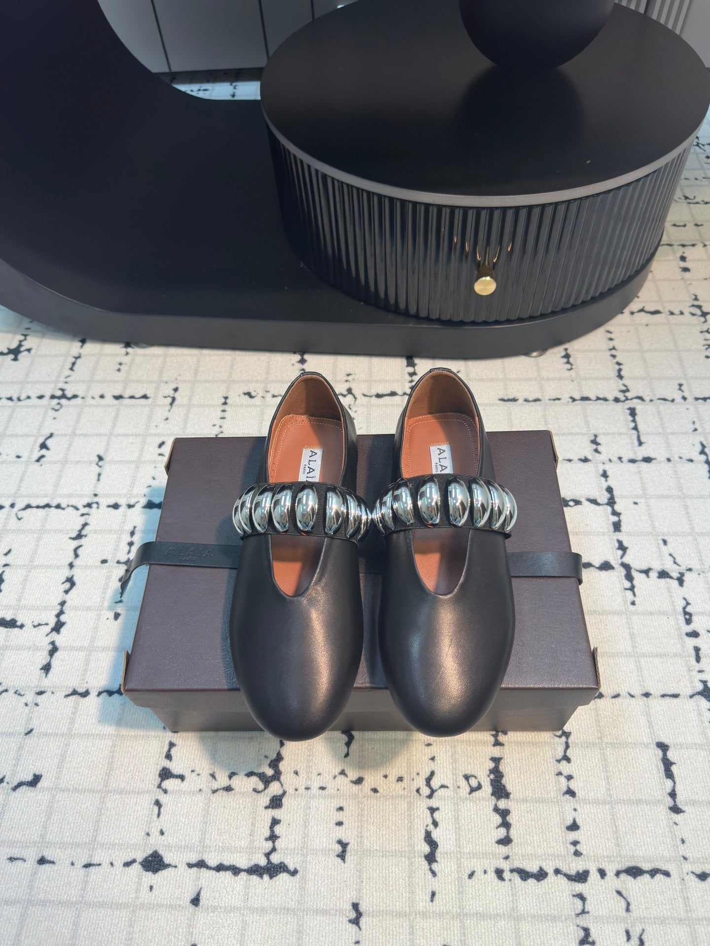 Alaila Ballet Flats In Black Cowhide 895229