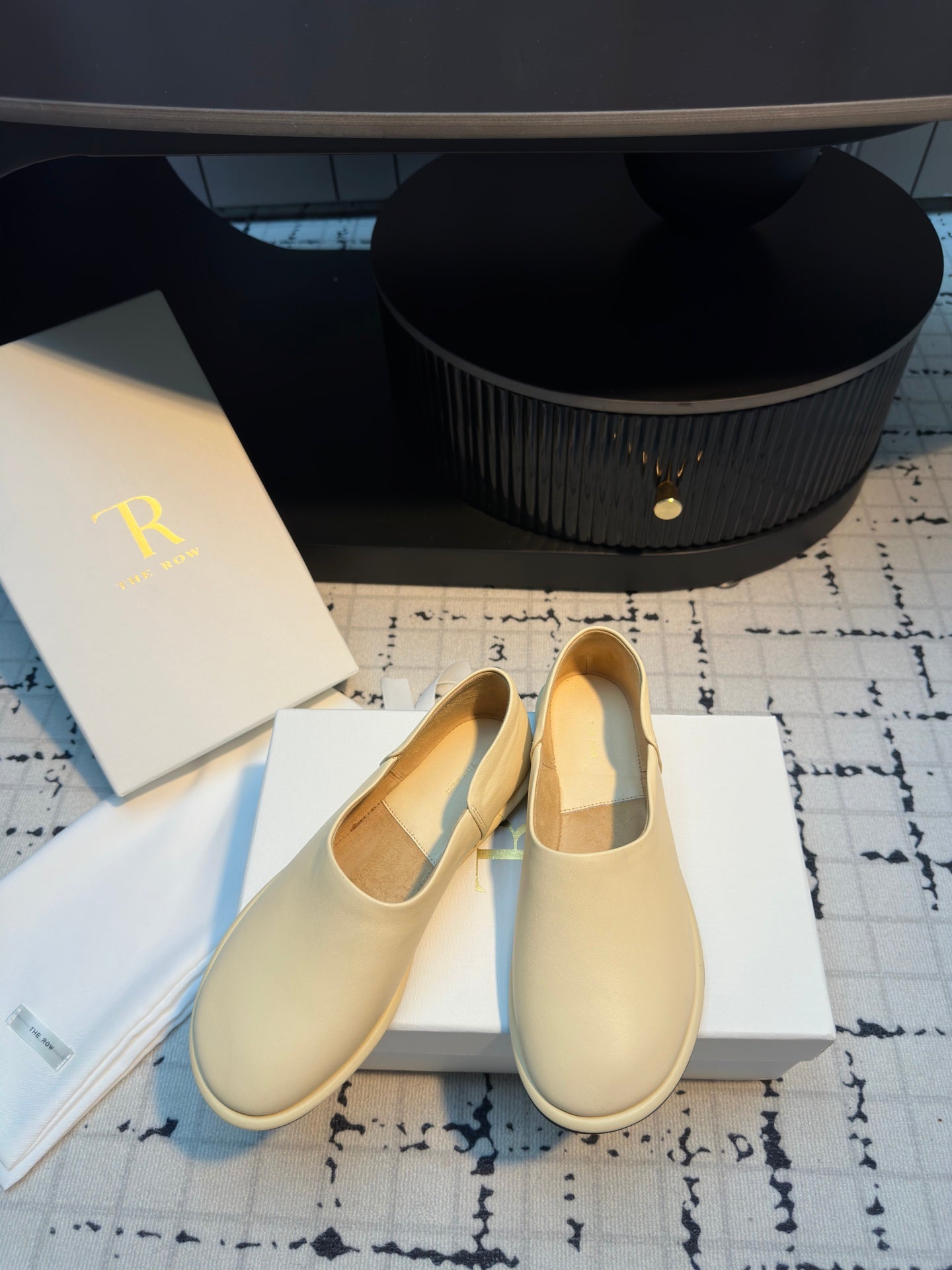The Row Flat Loafer Beige Calfskin 334452