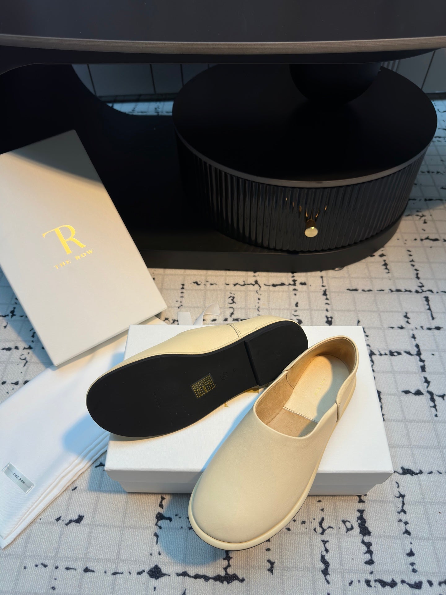 The Row Flat Loafer Beige Calfskin 334452