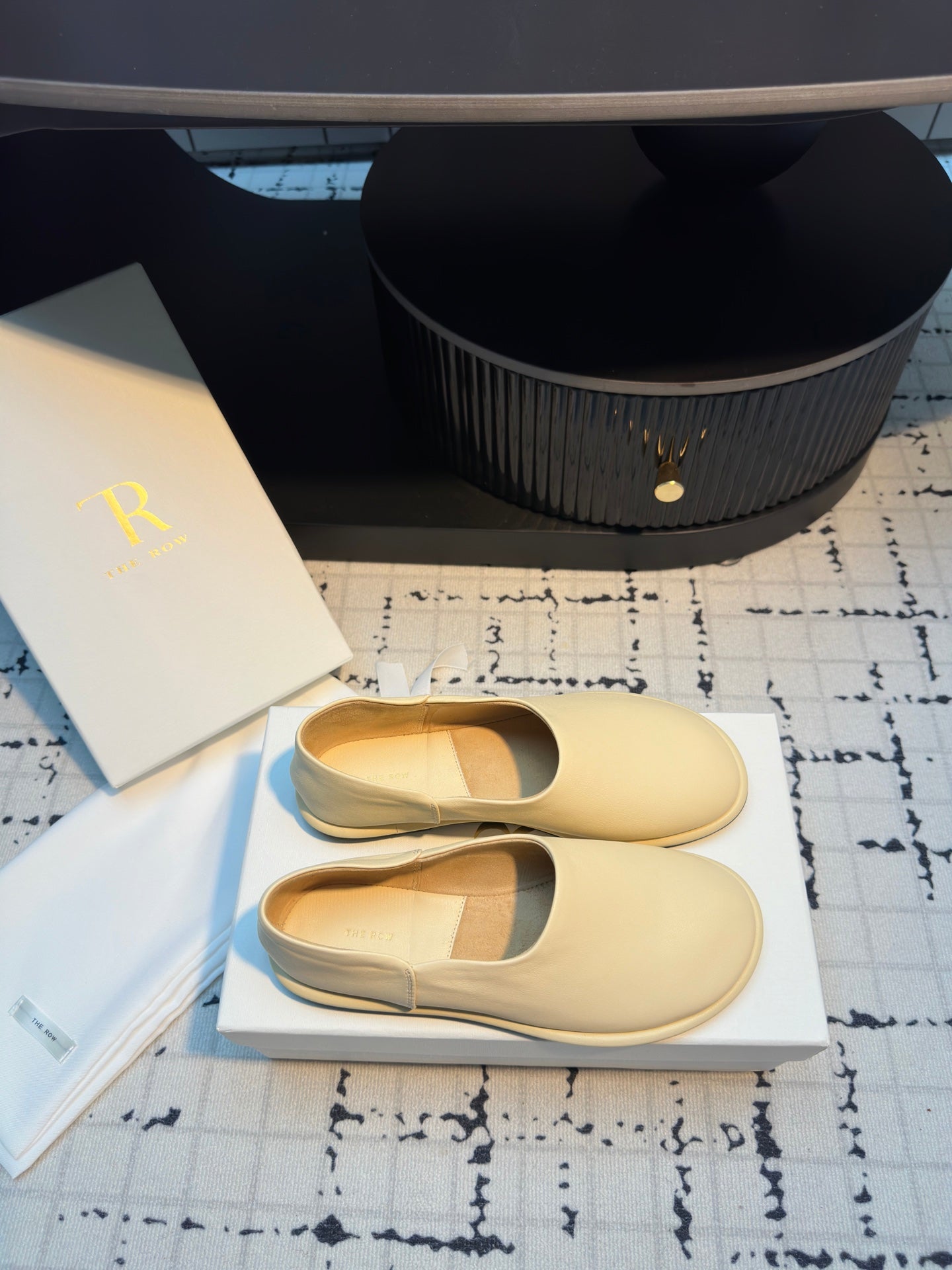 The Row Flat Loafer Beige Calfskin 334452