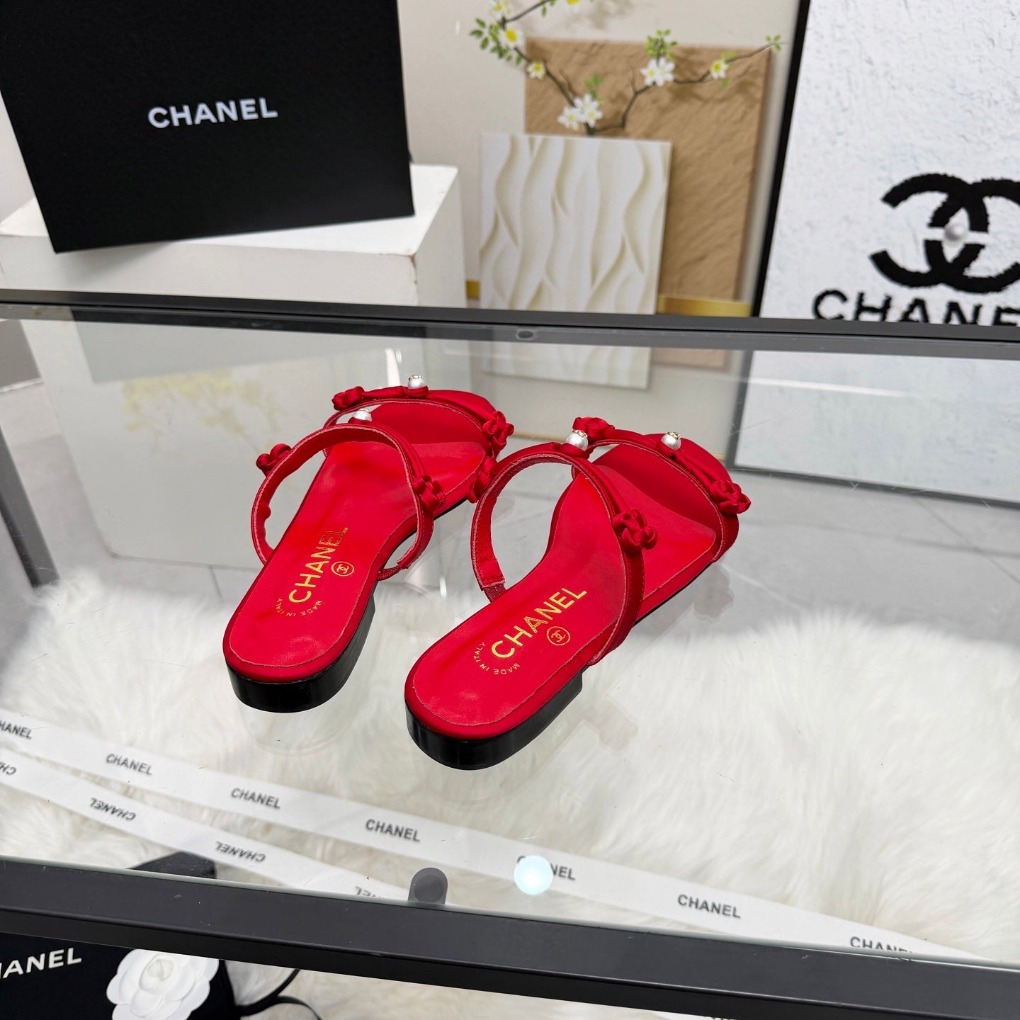 CC 2026 Pearl Slide Red Satin Leather 692024