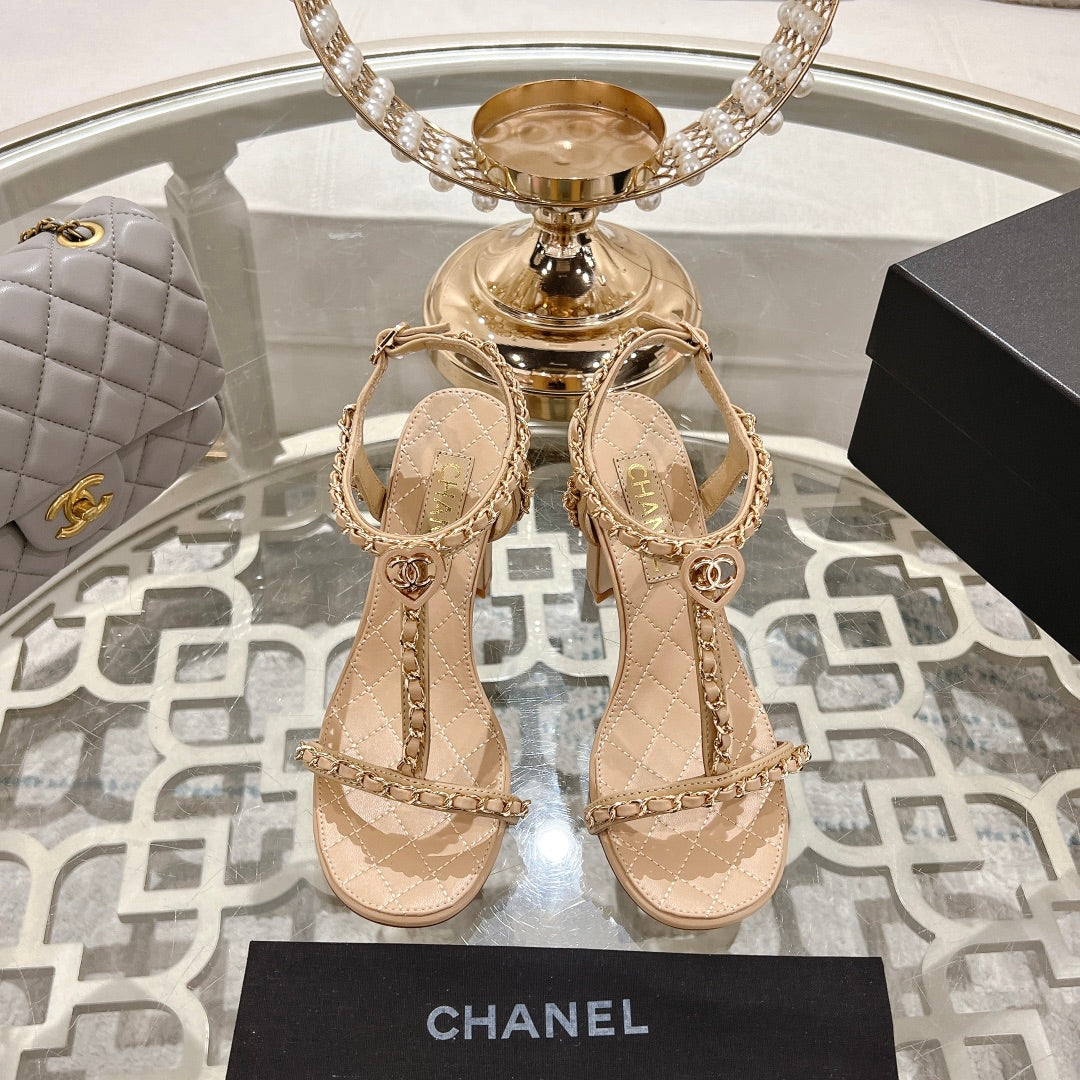 CC 26s Chain T-Strap Charm Sandals 8.5cm Beige Lambskin 736118