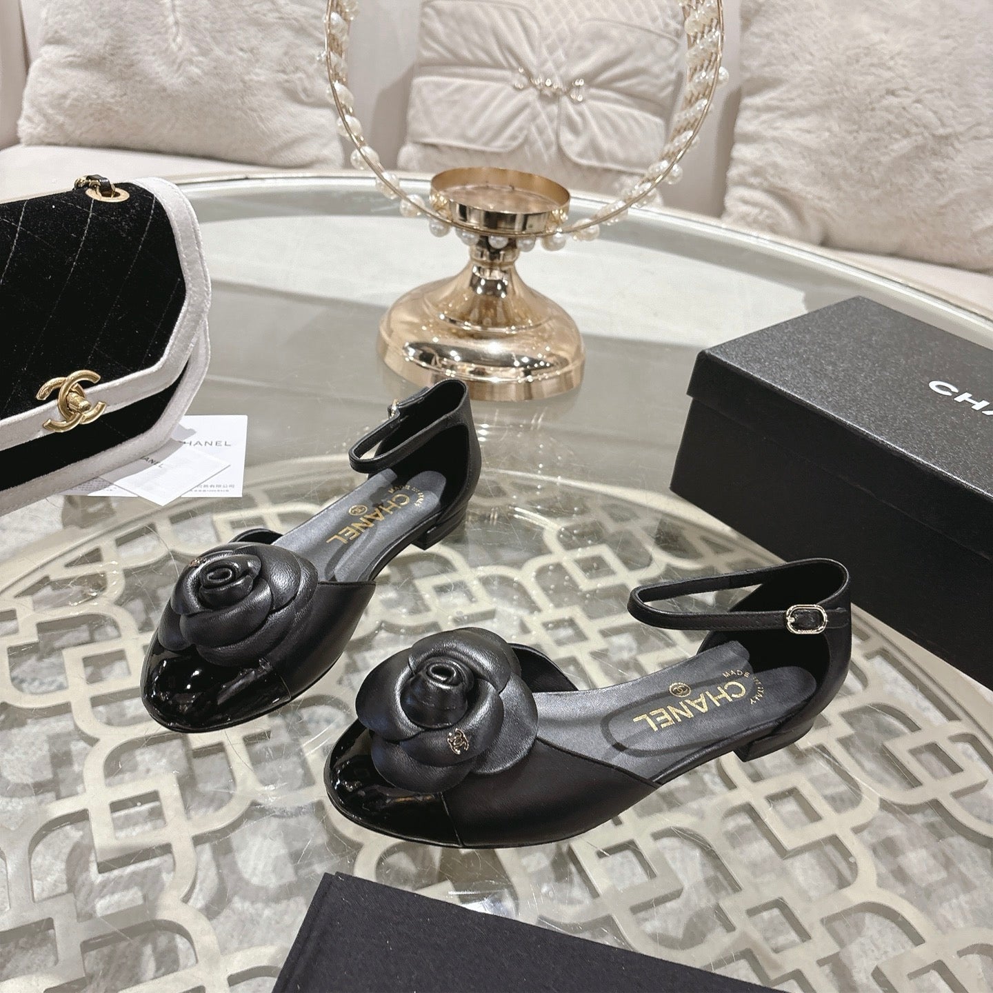 CC 26s Camellia Hollow Sandals Black Sheepskin 736524