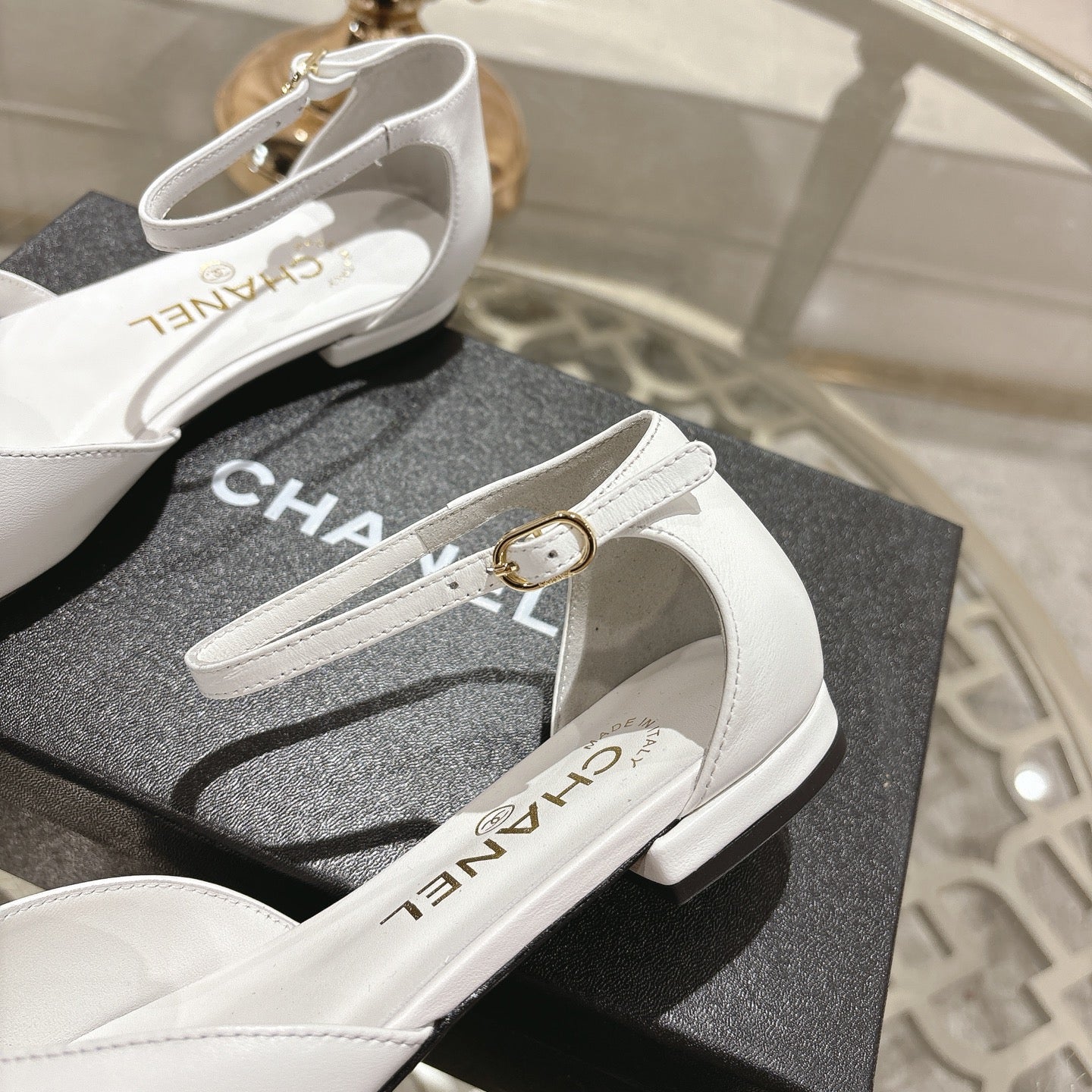 CC 26s Camellia Hollow Sandals White Sheepskin 736525