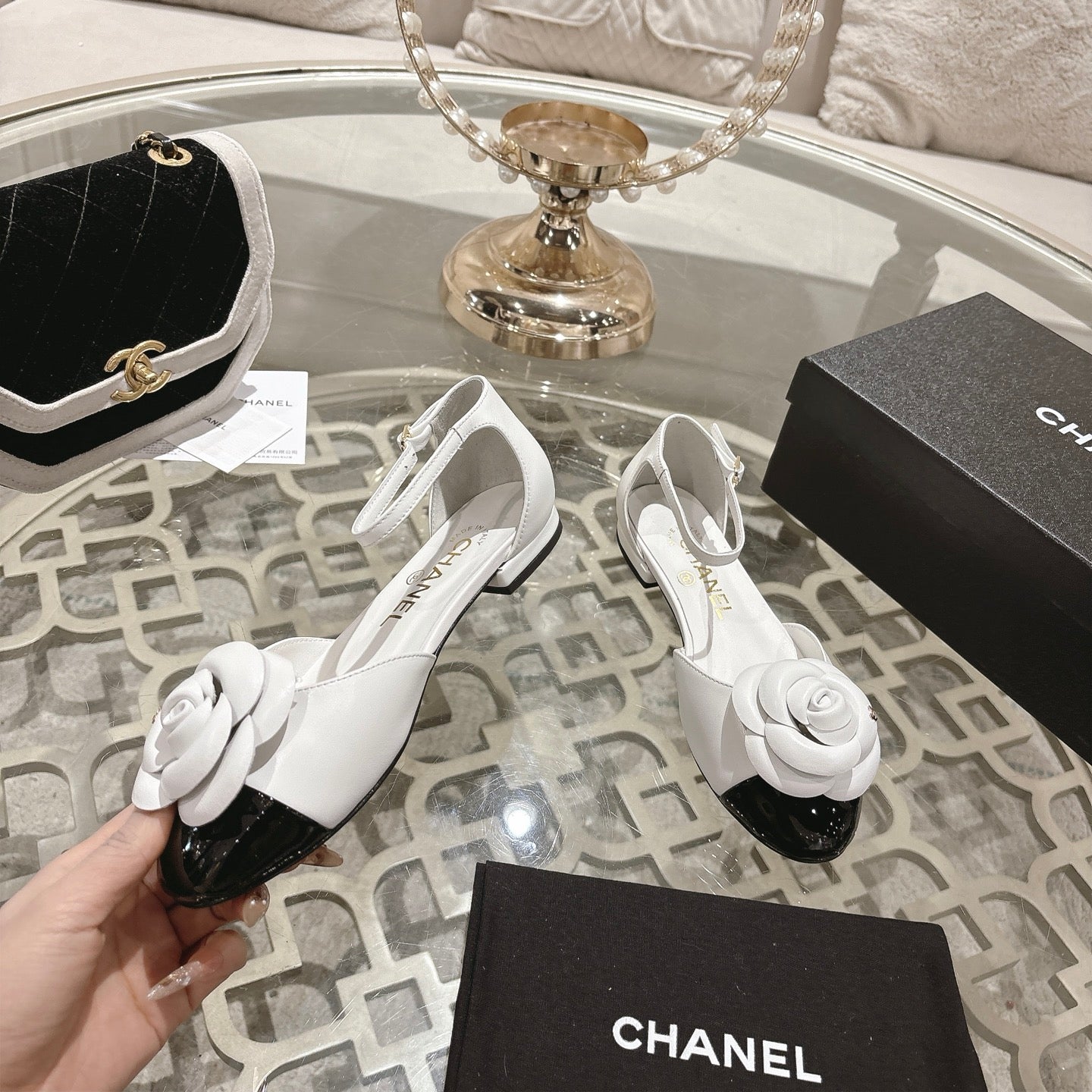 CC 26s Camellia Hollow Sandals White Sheepskin 736525