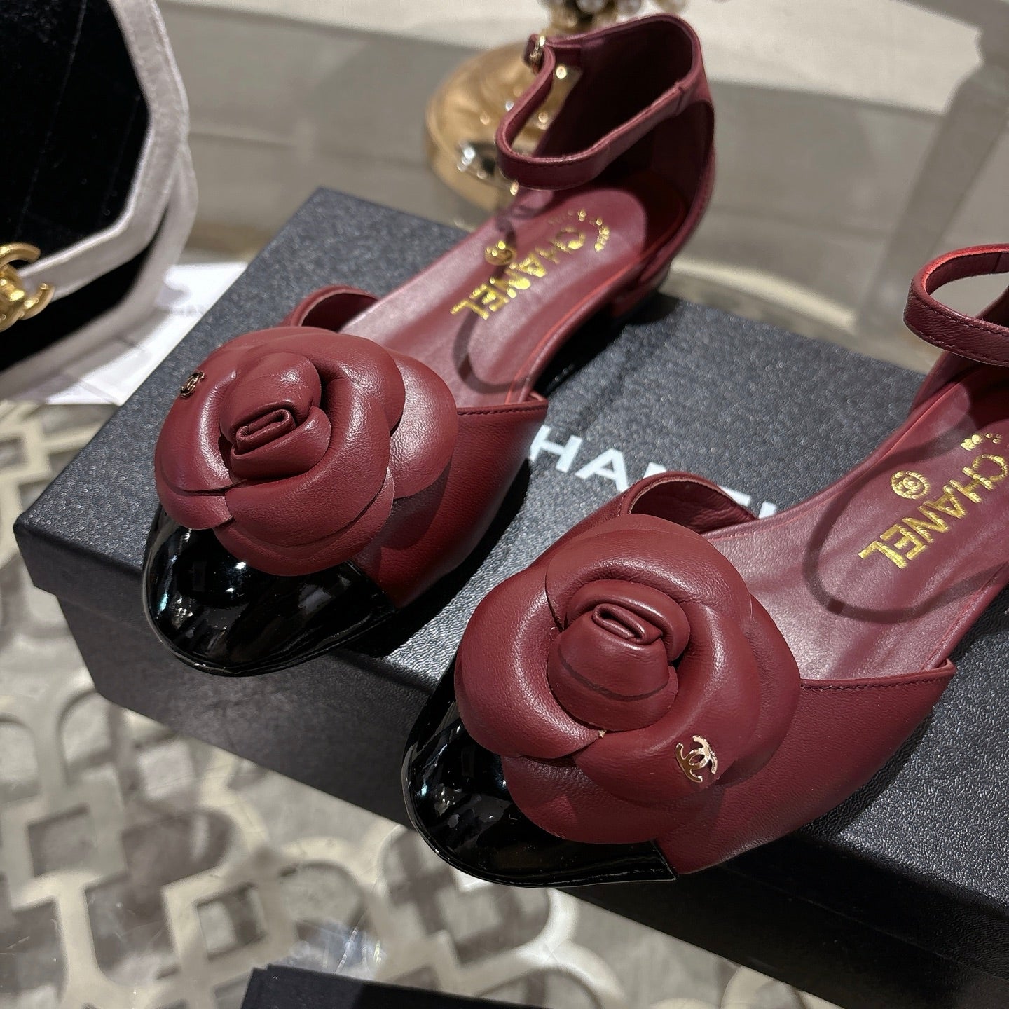 CC 26s Camellia Hollow Sandals Burgundy Sheepskin 736526