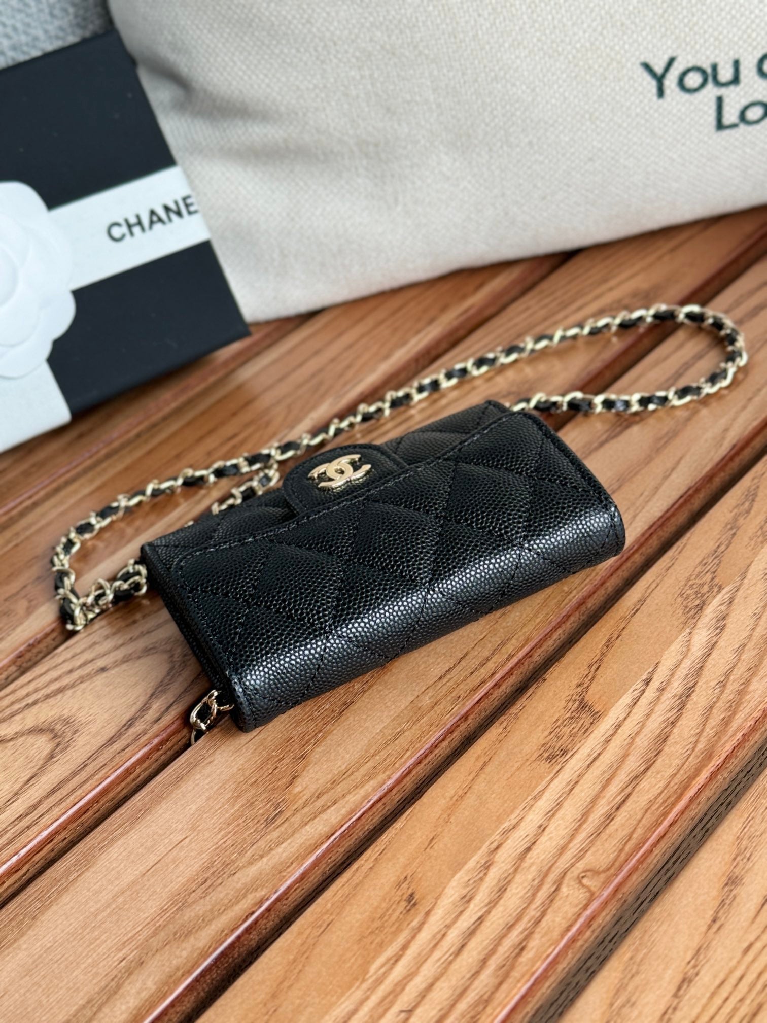 CC 24 Classic Wallet On Chain 11cm Black Gold Metal Caviar 240666