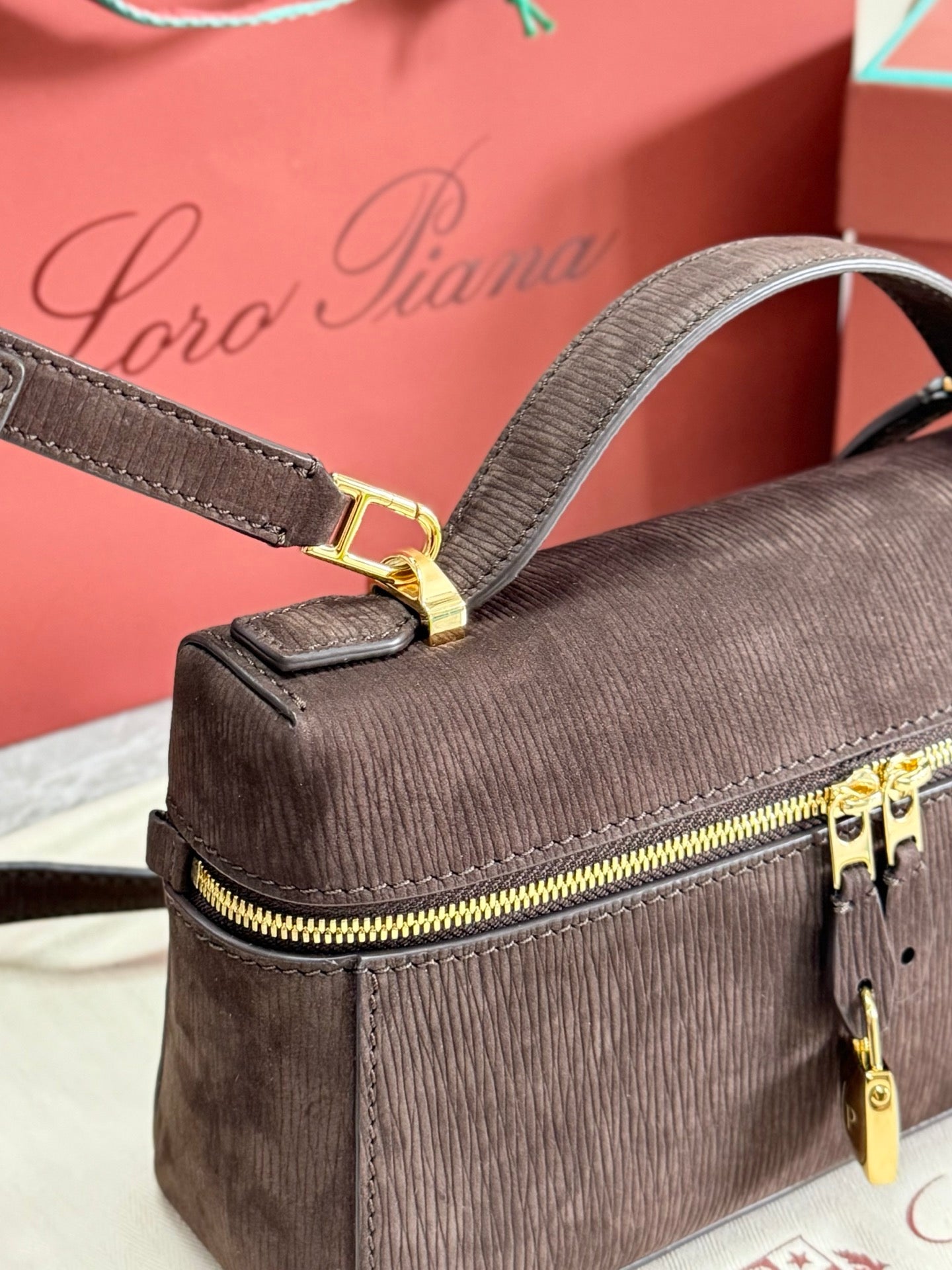 LP Extra Pouch L23 Coffee Ripple Leather 282149