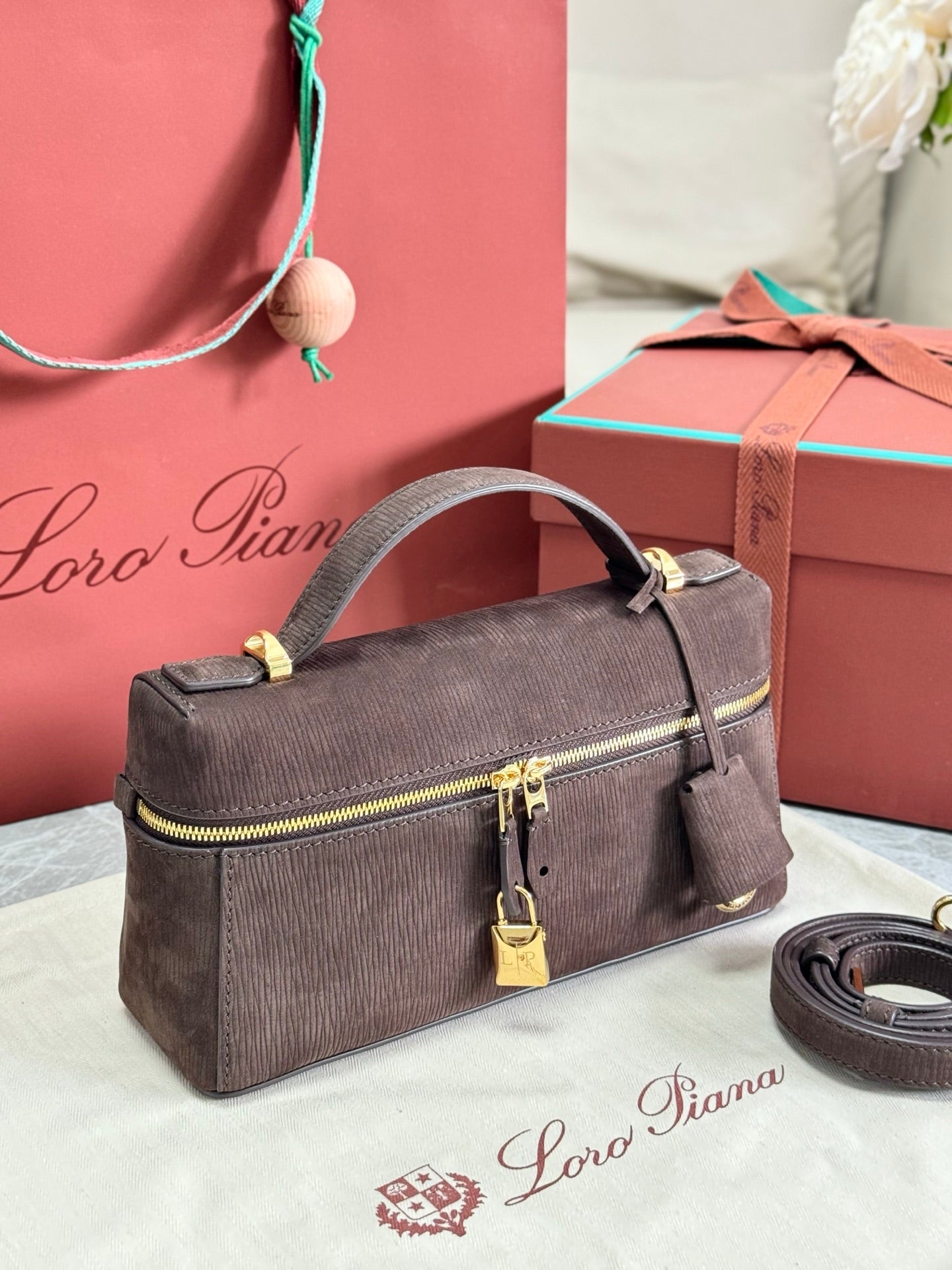 LP Extra Pouch L23 Coffee Ripple Leather 282149