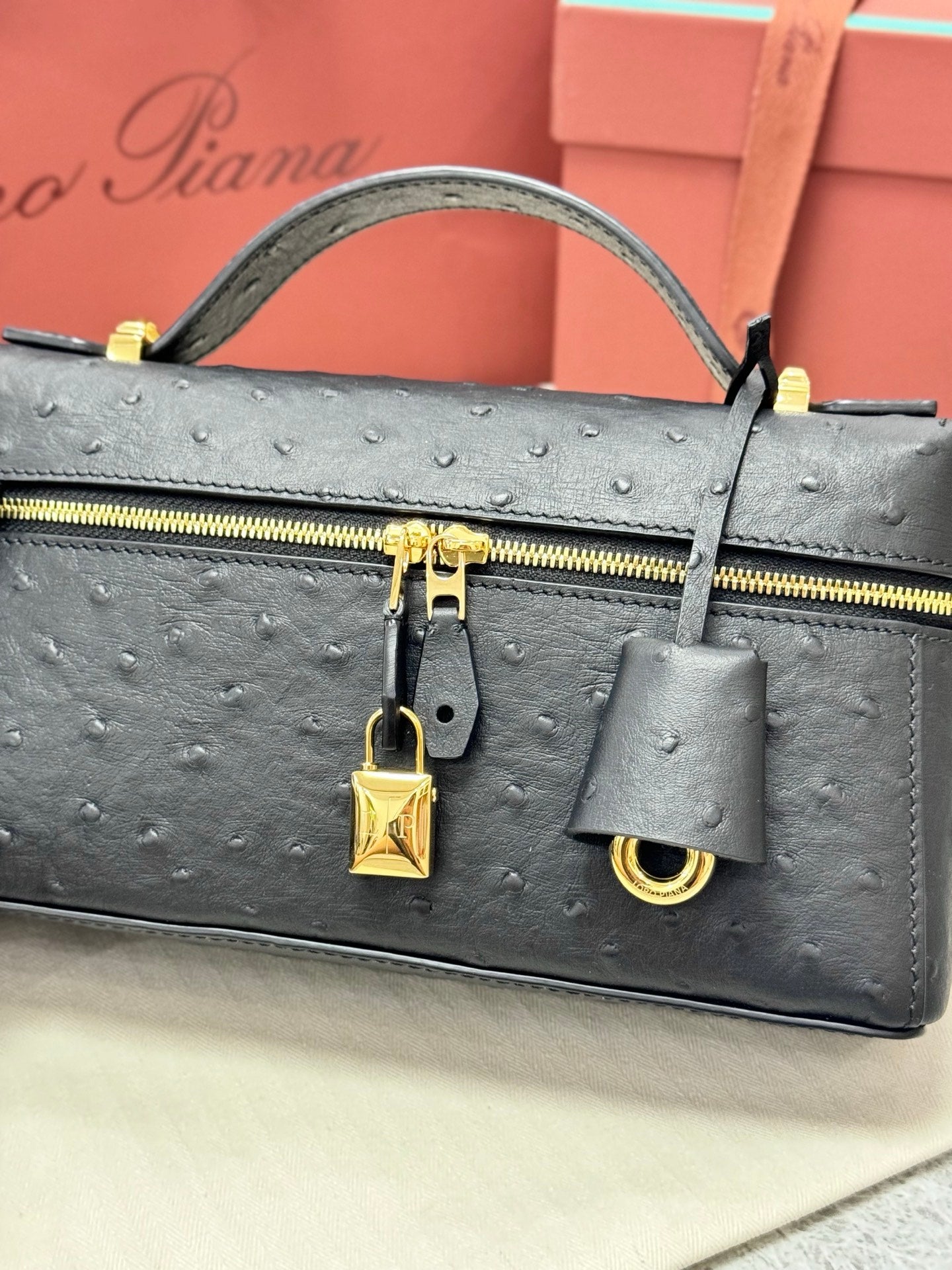 LP Extra Pouch L23 Black Ostrich Pattern Leather