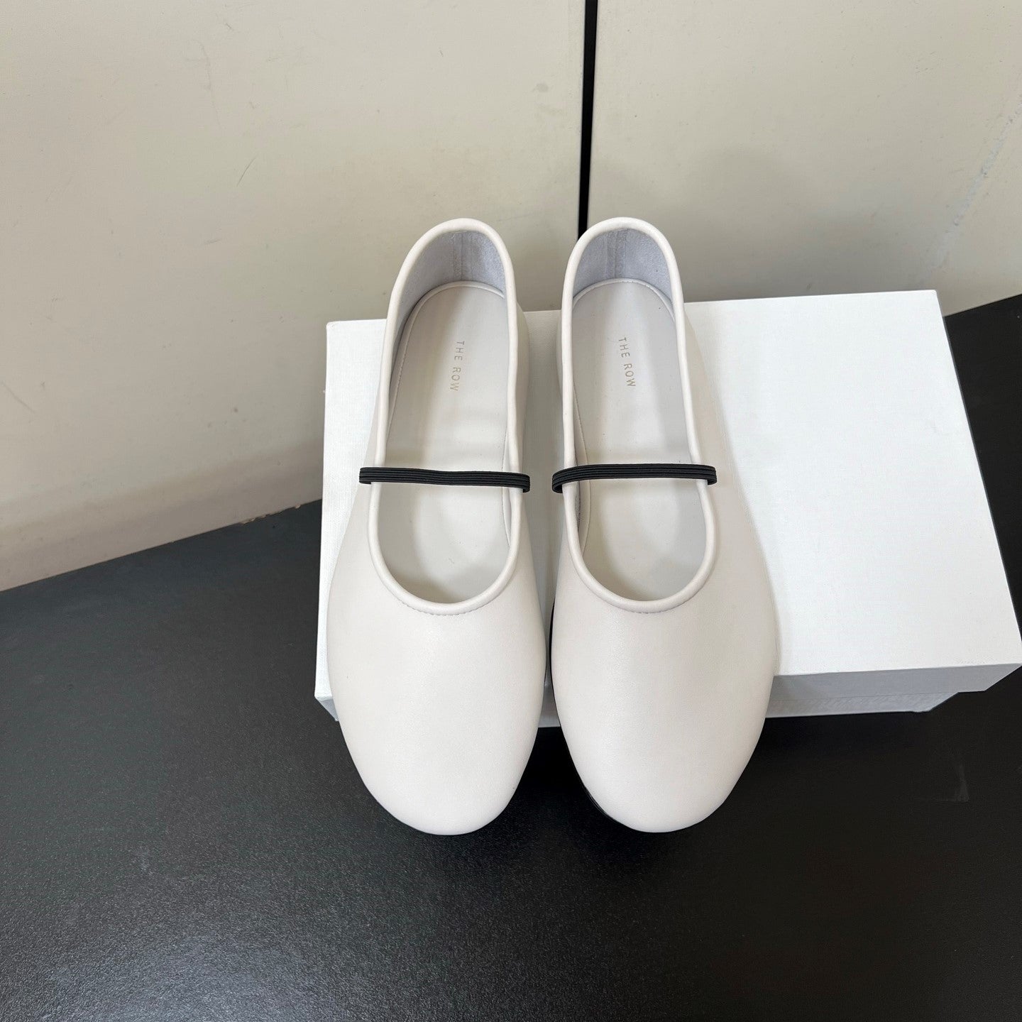 The Row Elastic Ballet Flats White Calfskin 339993