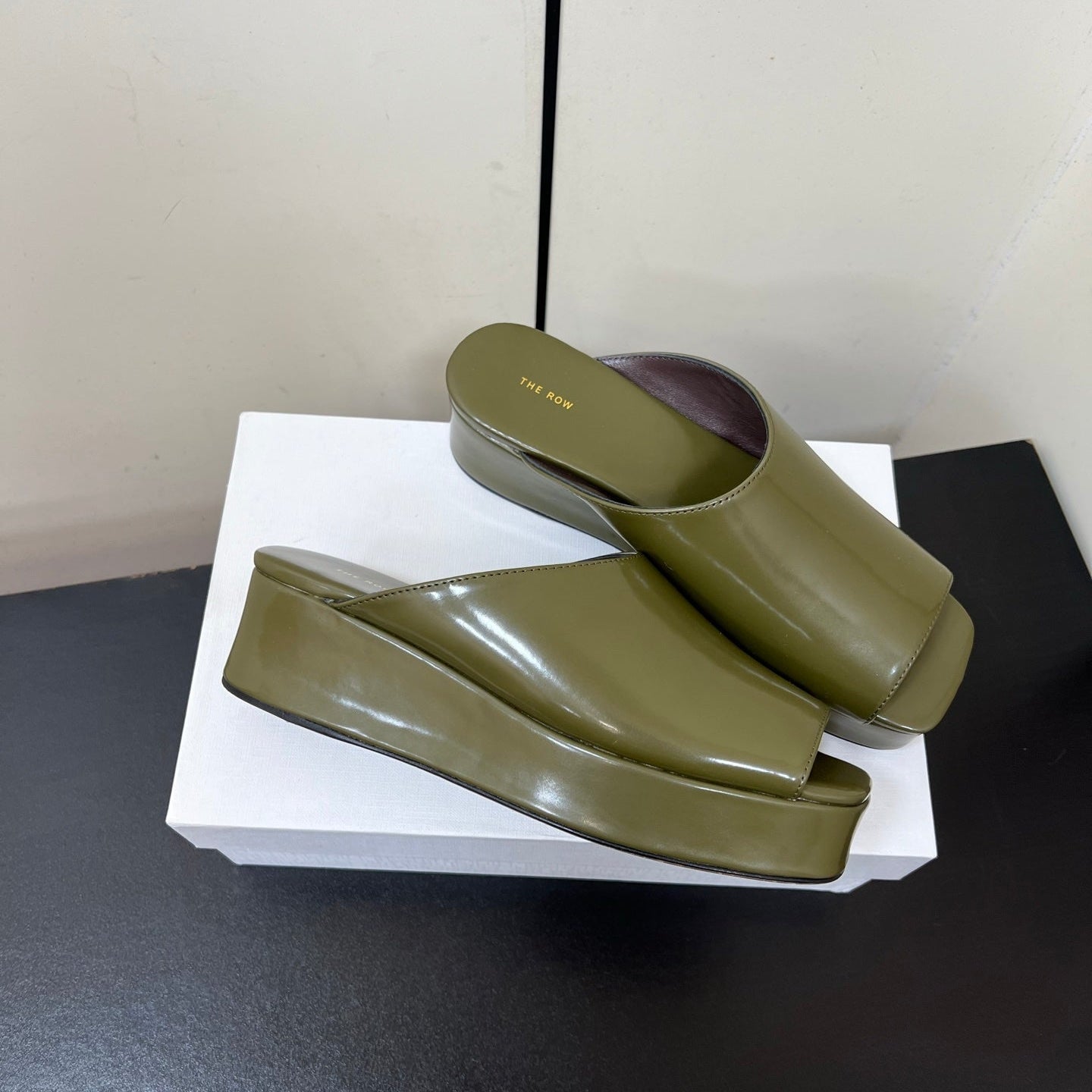 The Row Emi Flatform Sandal 50mm Olive Patent Leather 340004