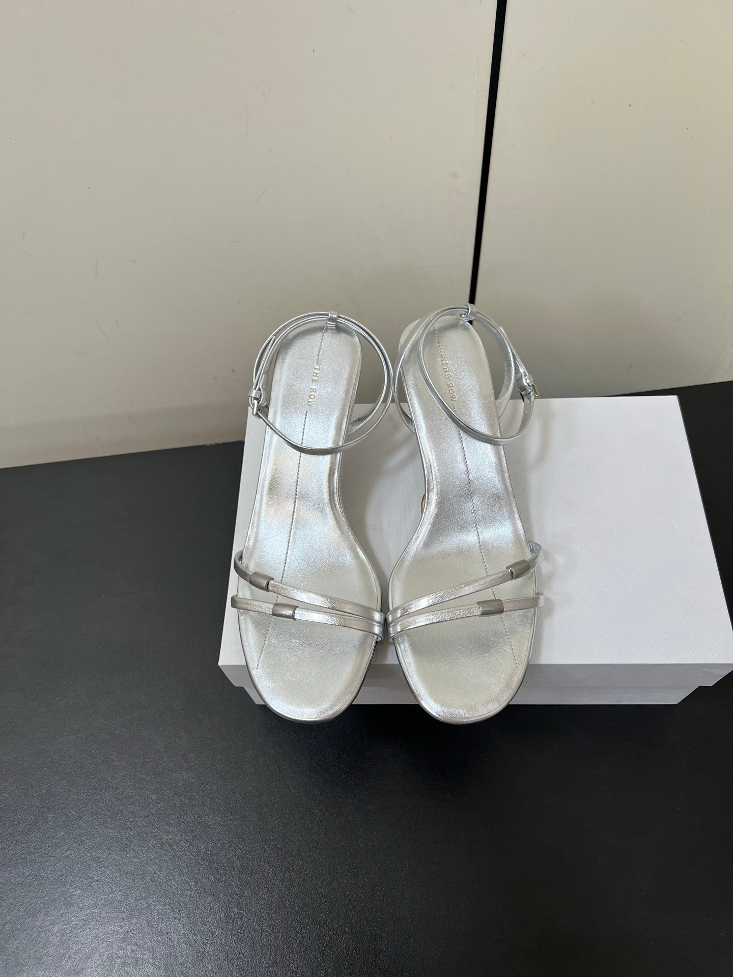 The Row Open-toe One-strap Sandals 6.5cm Silver Metallic Cowhide 340018