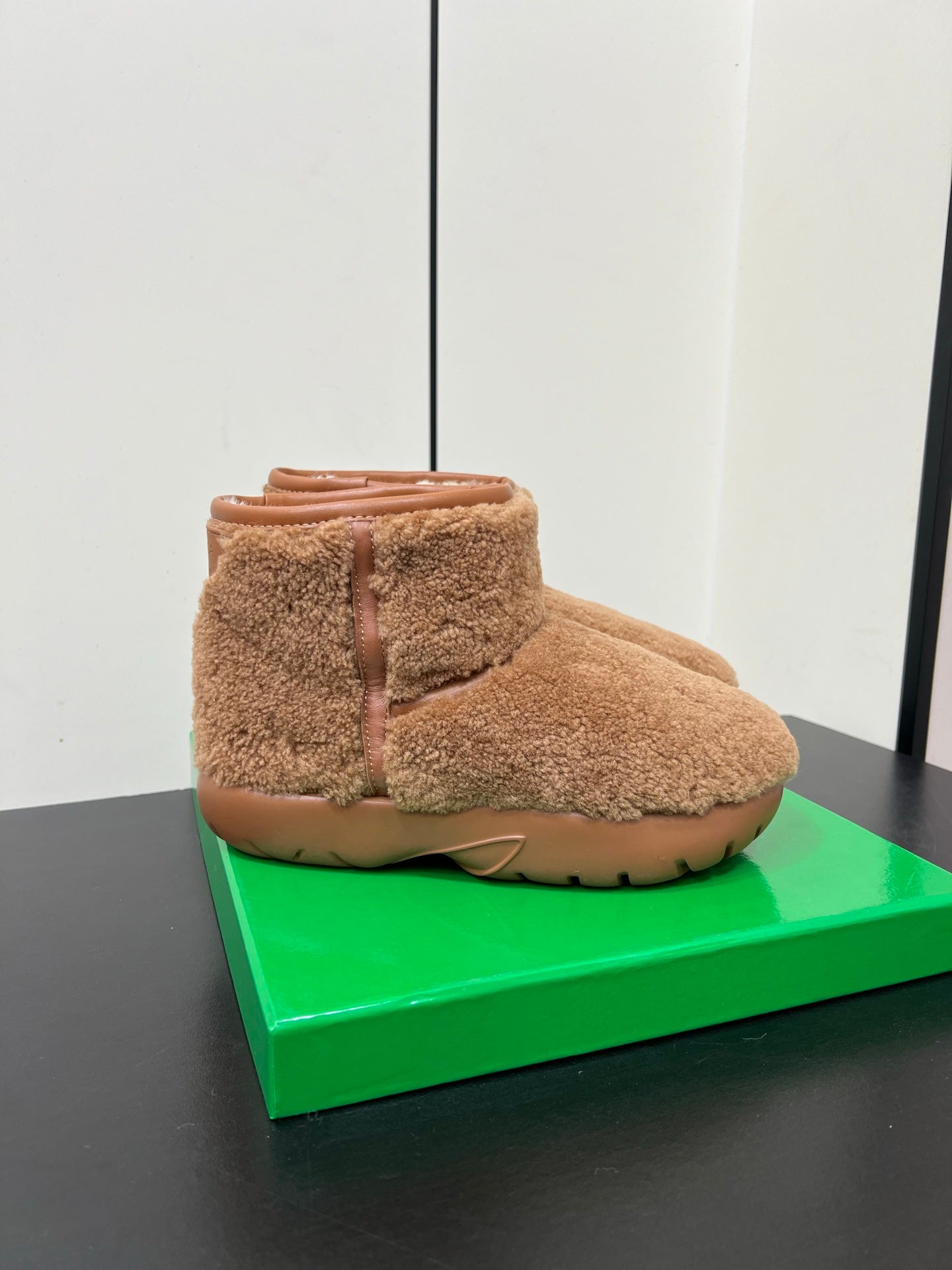 BV Mini Snap Ankle Boot Brown Shearing 538960