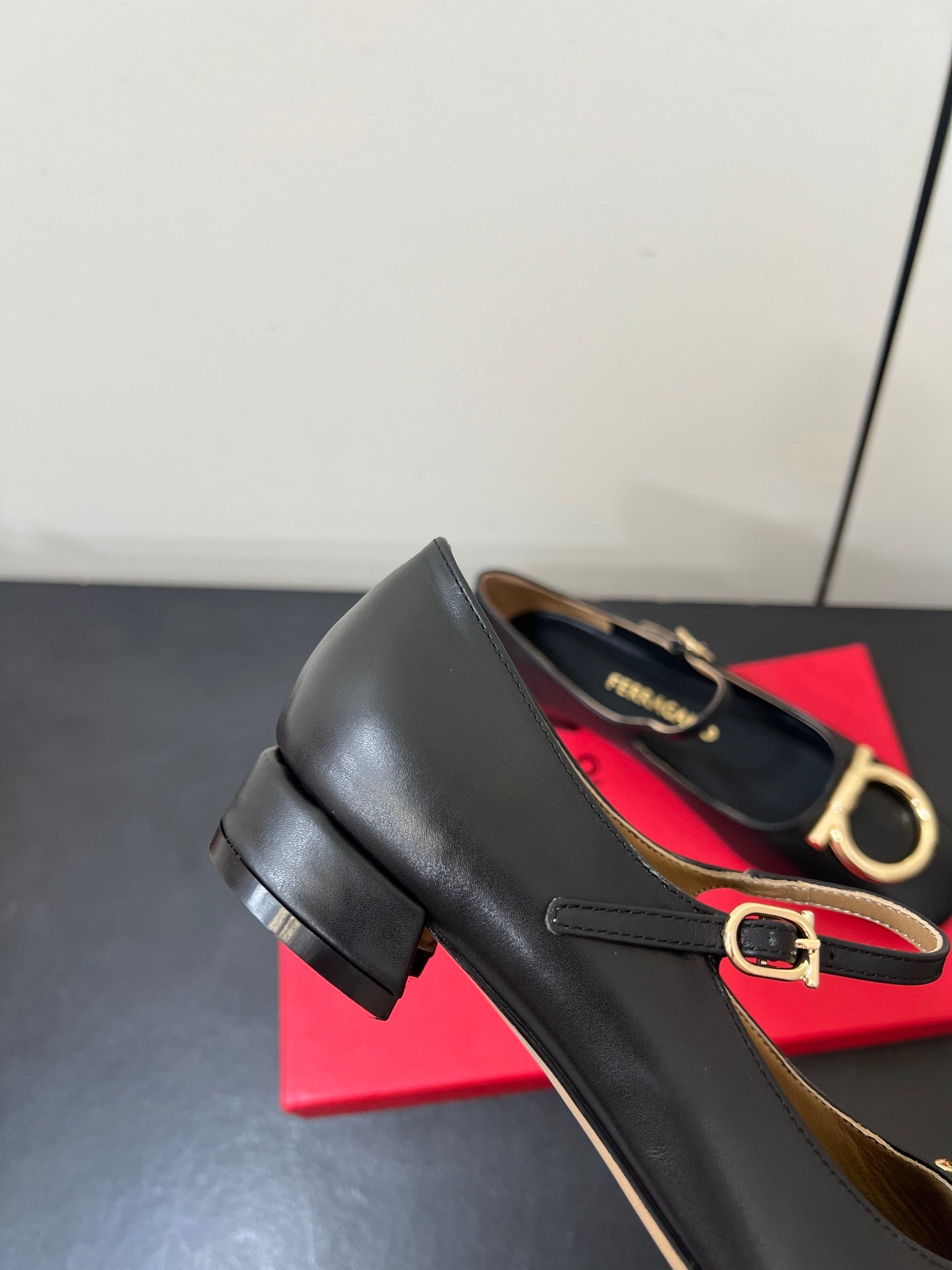 Ferragamo Maxi Gancini Pump Black Sheepskin 619029