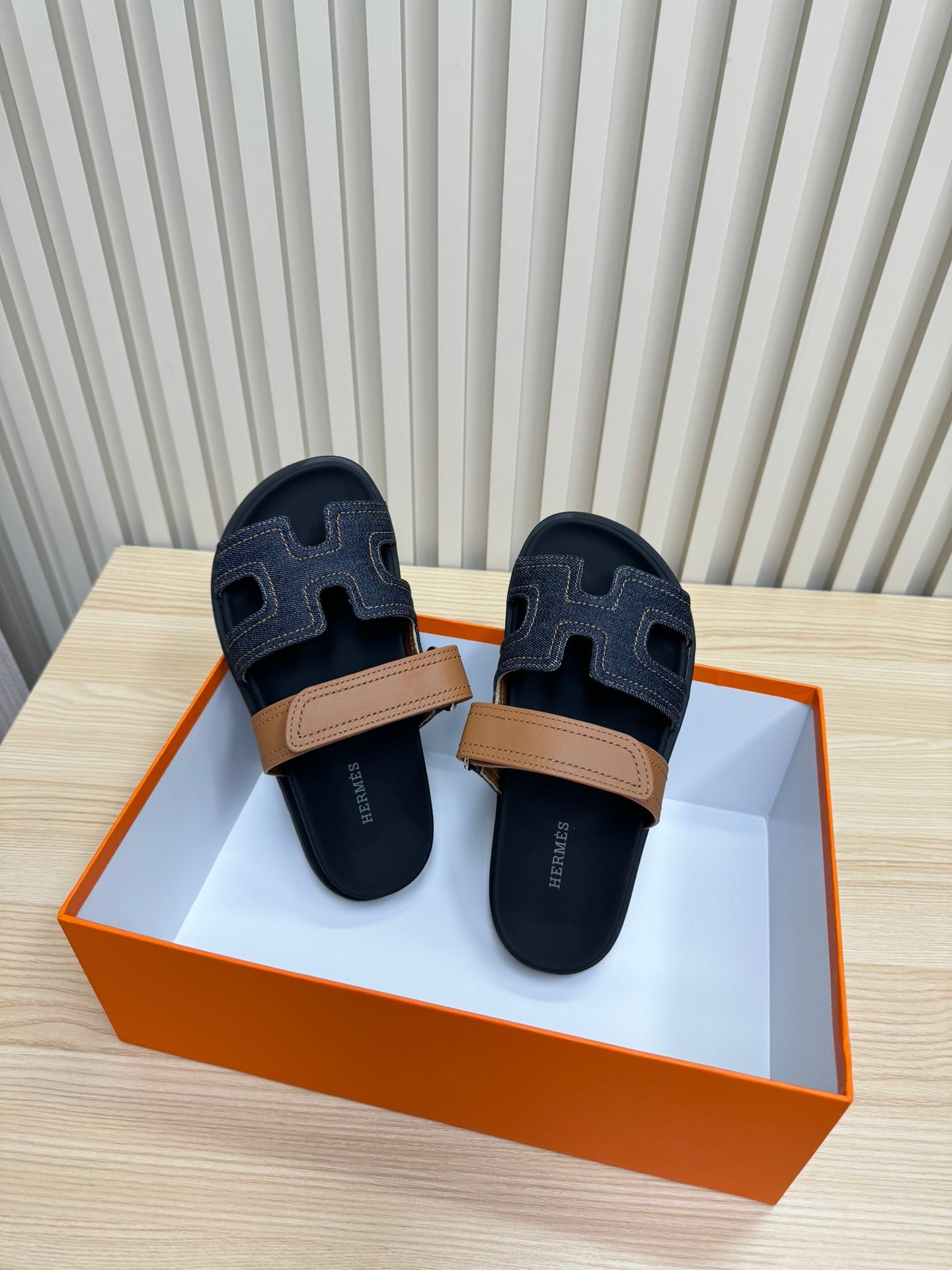 HM Chypre Sandal Hemming Brown Black Cowhide Denim 618587