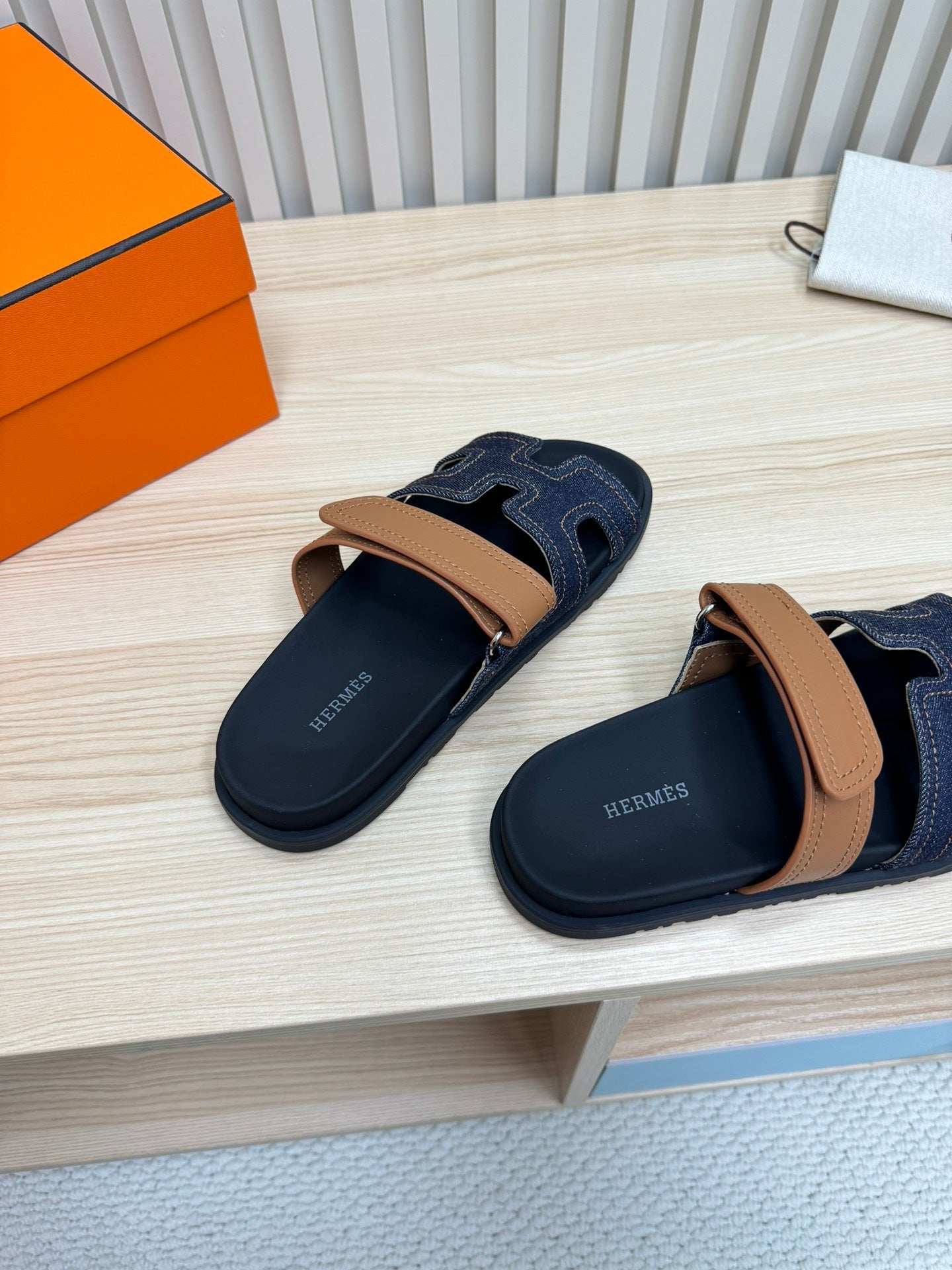 HM Chypre Sandal Hemming Brown Black Cowhide Denim 618587