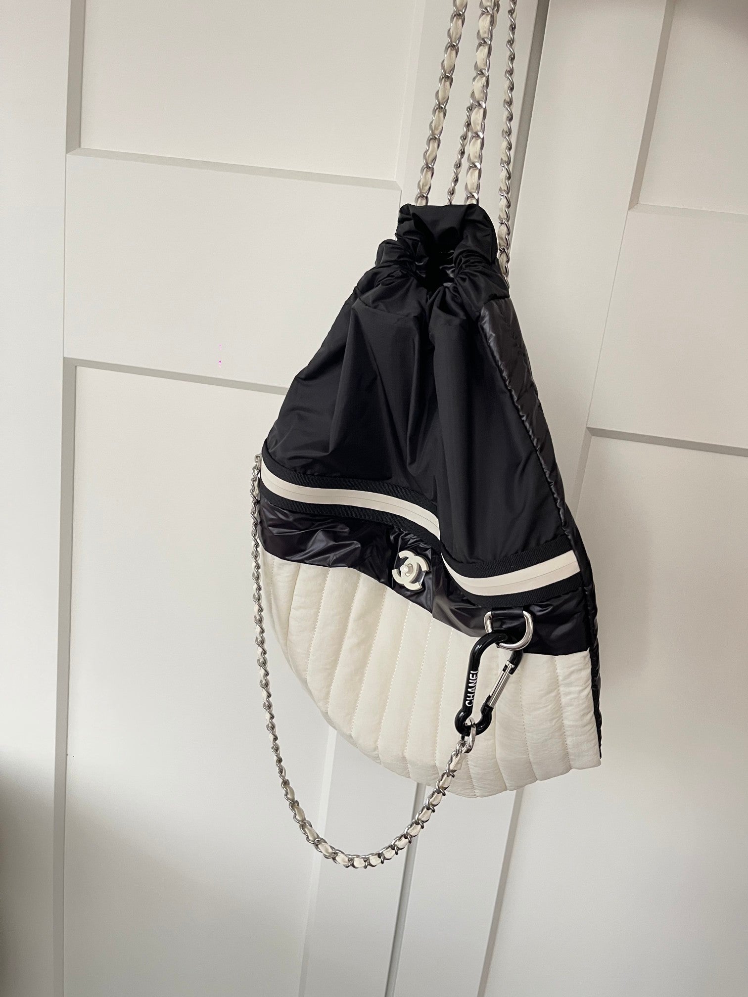 CC 26s Sea Drawstring Backpack Black White Nylon