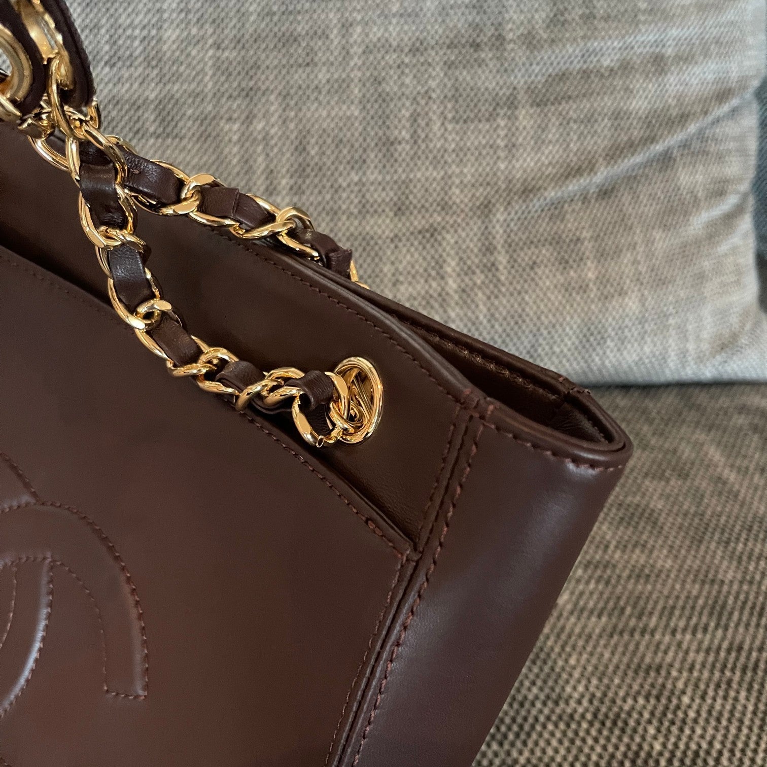 CC 26s Pocket Tote Bag Coffee Lambskin