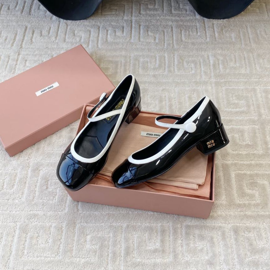 Miu Mary Jane Pumps In Black Glossy Sheepskin