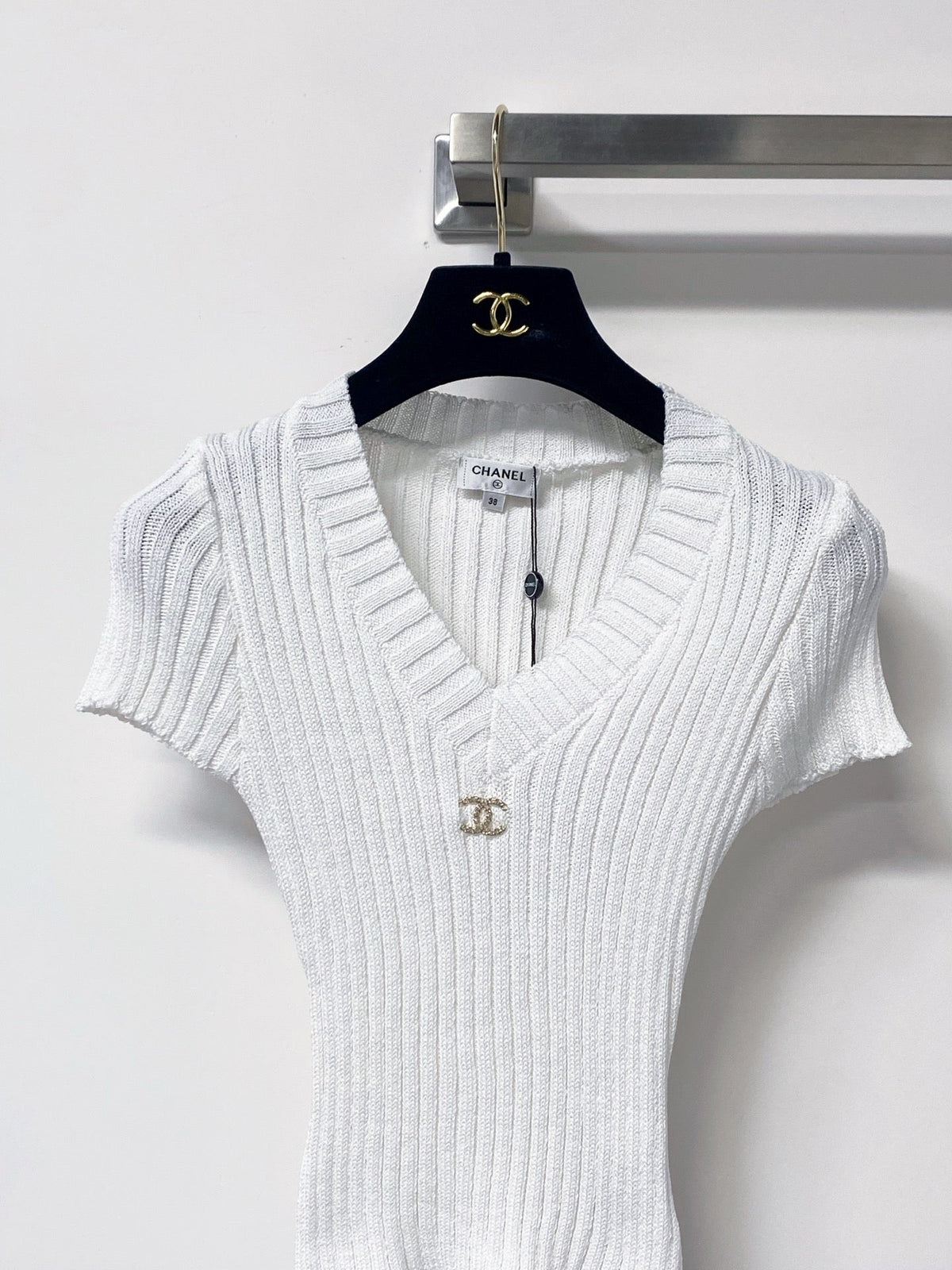 Chanel 26s Short Sleeve V-Neck Knit Top Style 1239