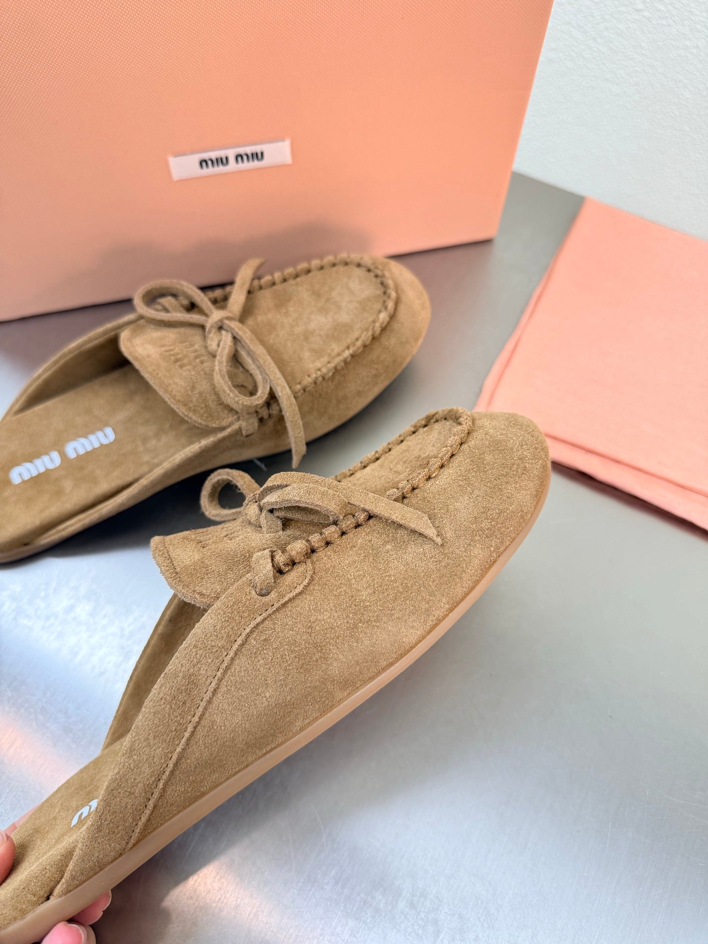 Miu Logo Mule Khahi Suede 693522