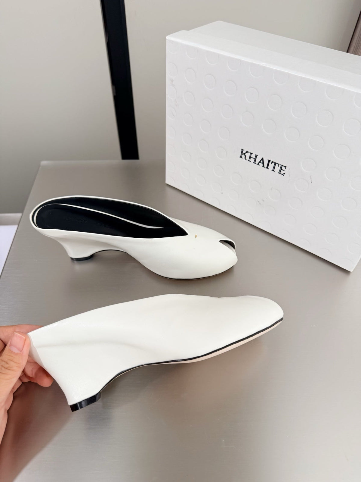 Khaite 26s Cloak Mules 7.5cm Leather 909449
