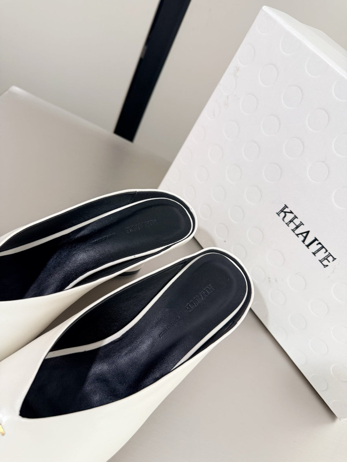 Khaite 26s Cloak Mules 7.5cm Leather 909449