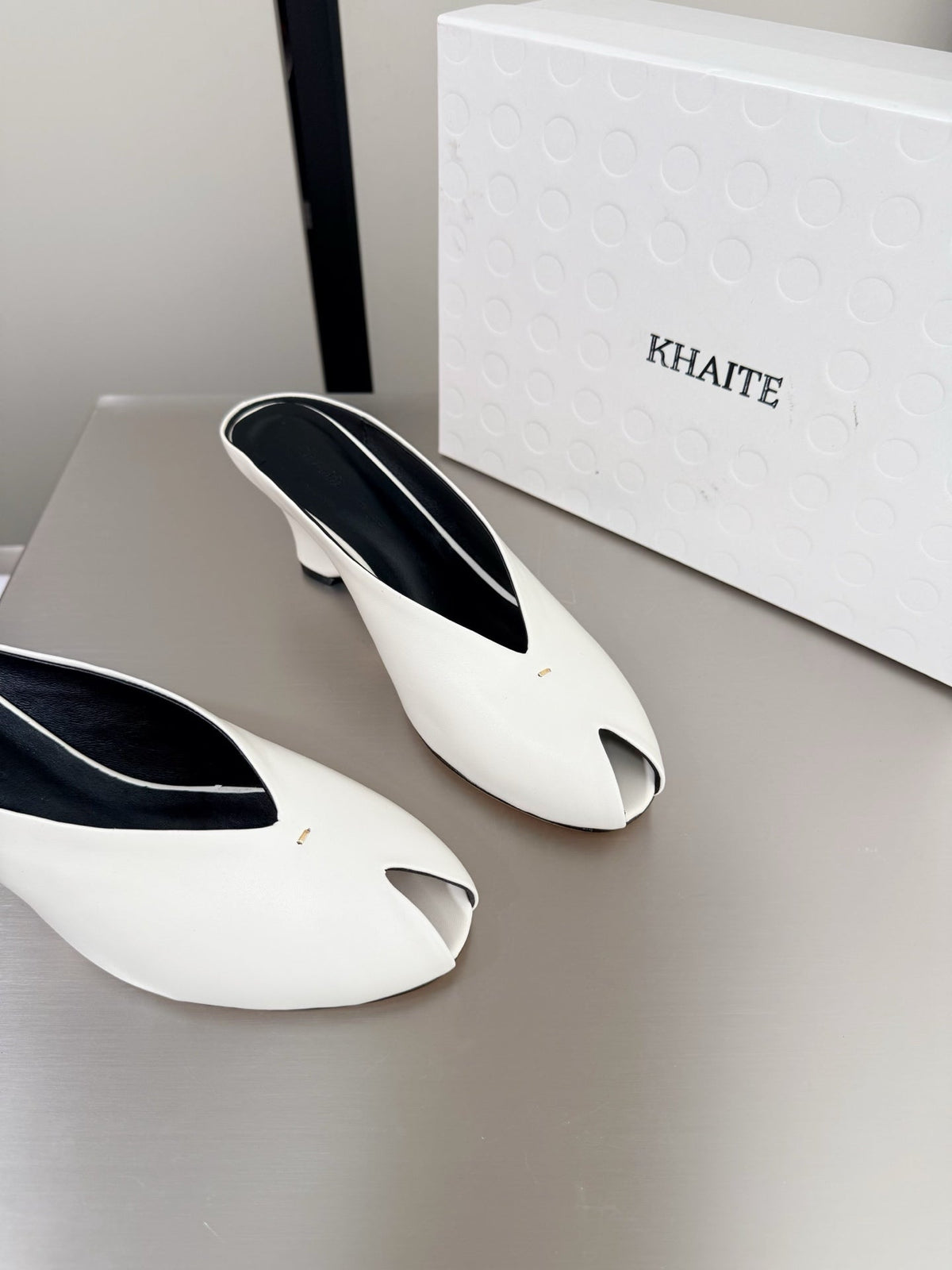 Khaite 26s Cloak Mules 7.5cm Leather 909449