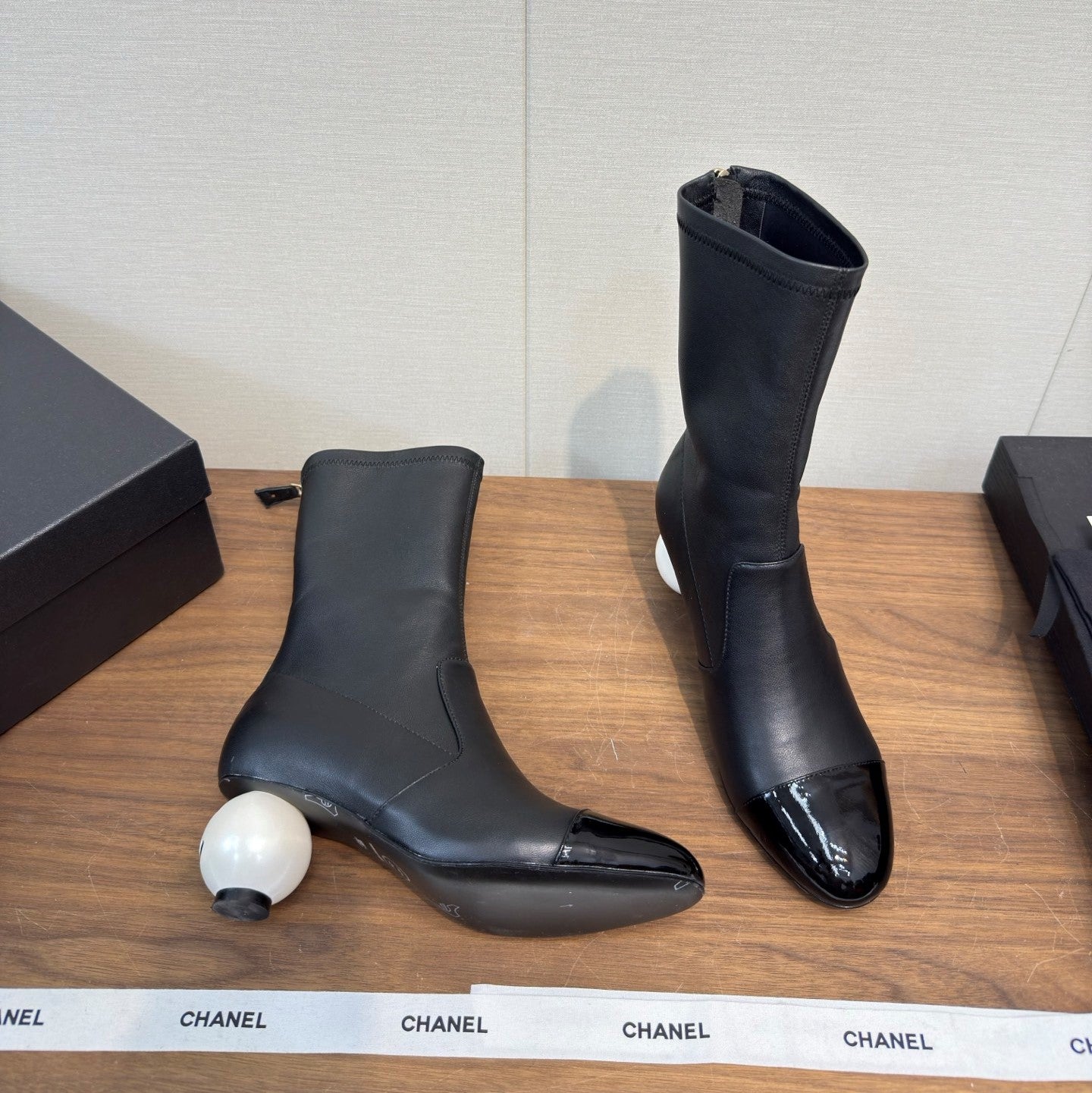 CC 25B Double C Giant Pearl  Ankle Boots 50mm Black Sheepskin 465702